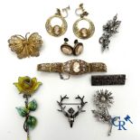 Jewels: Lot of fantasy jewels in silver.