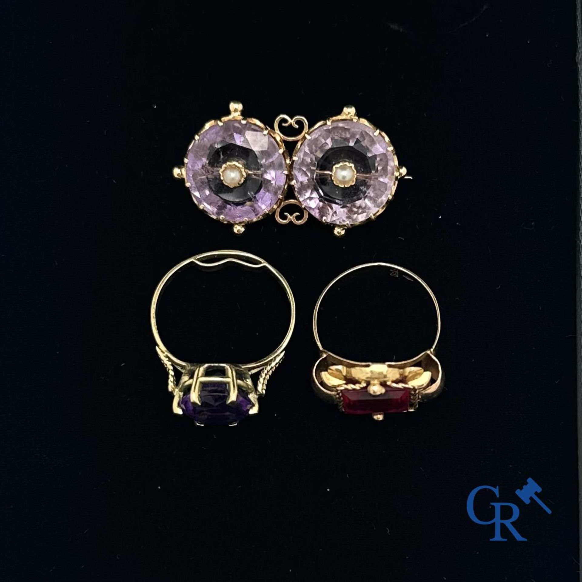 Jewels: Lot of 2 rings in gold 18K and a brooch in gold 18K. - Image 2 of 7