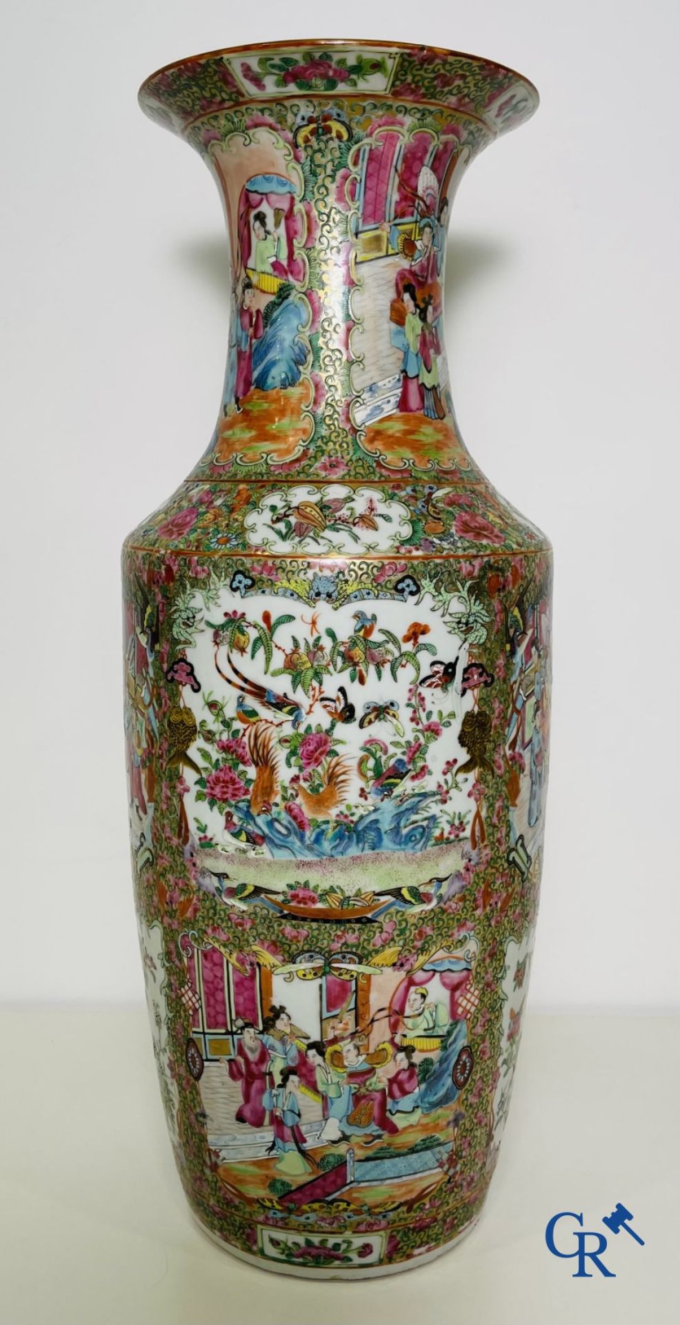 Chinese porcelain: A Chinese canton famille rose vase. - Image 6 of 24
