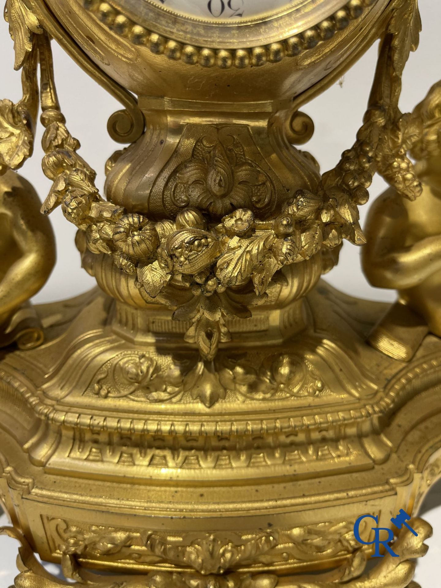 3-piece gilded bronze chimney set in LVI-style with putti. Jules Petit à Paris. Napoleon III period. - Image 5 of 11