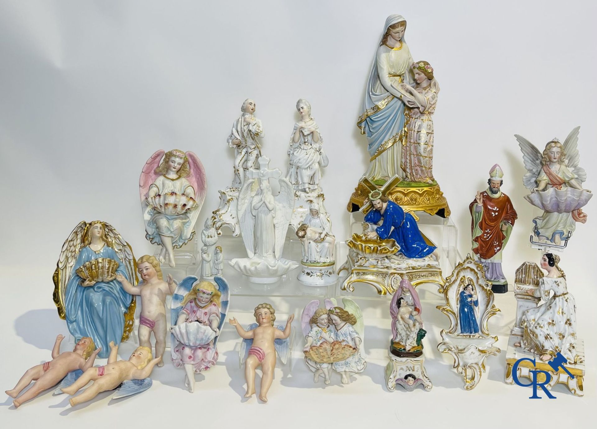A various lot holy water barrels, shrines and others in porcelain and biscuit. - Image 5 of 19