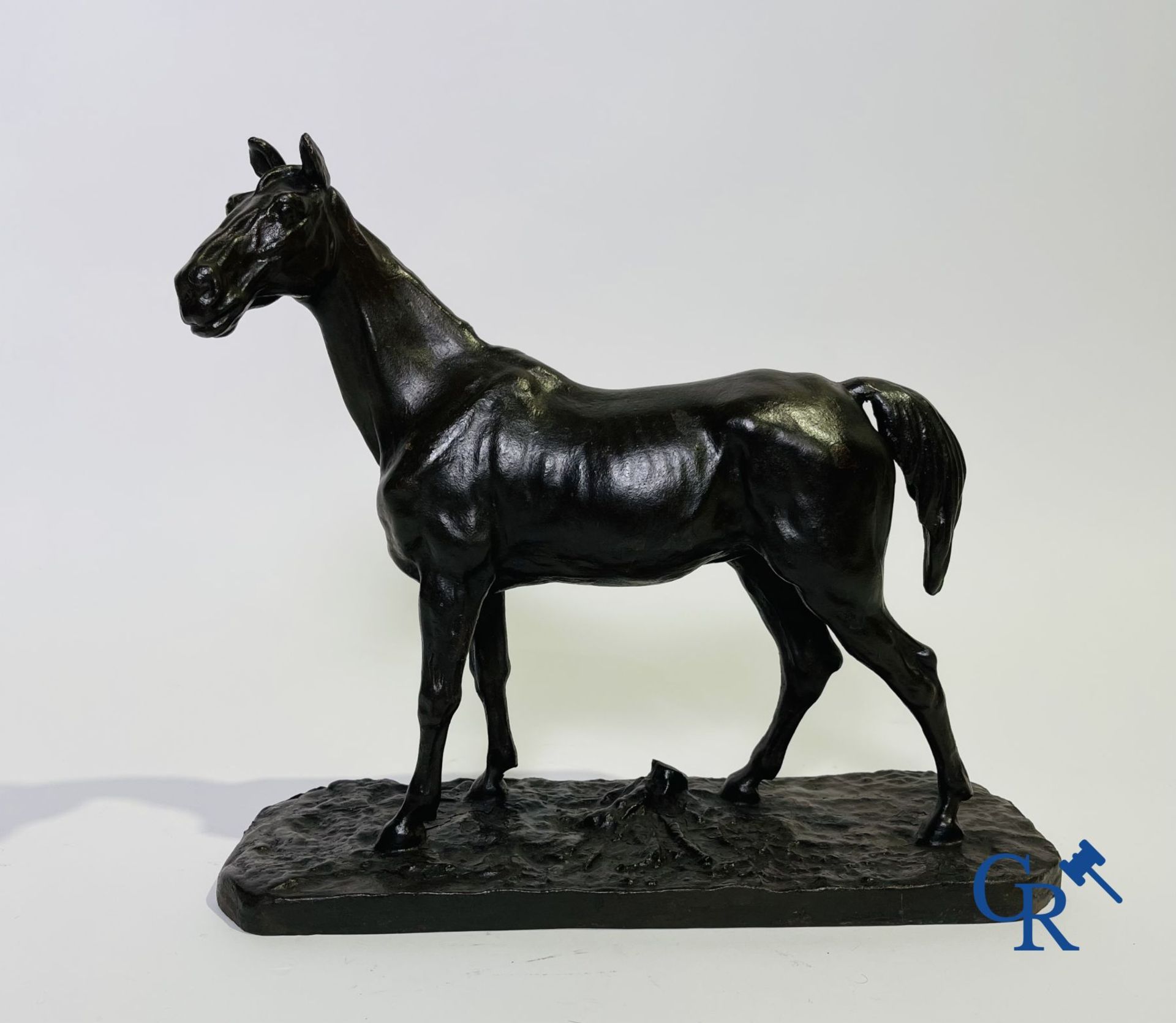 sculpture: 2 hunting bronzes and a horse in metal (cast iron). - Image 8 of 12