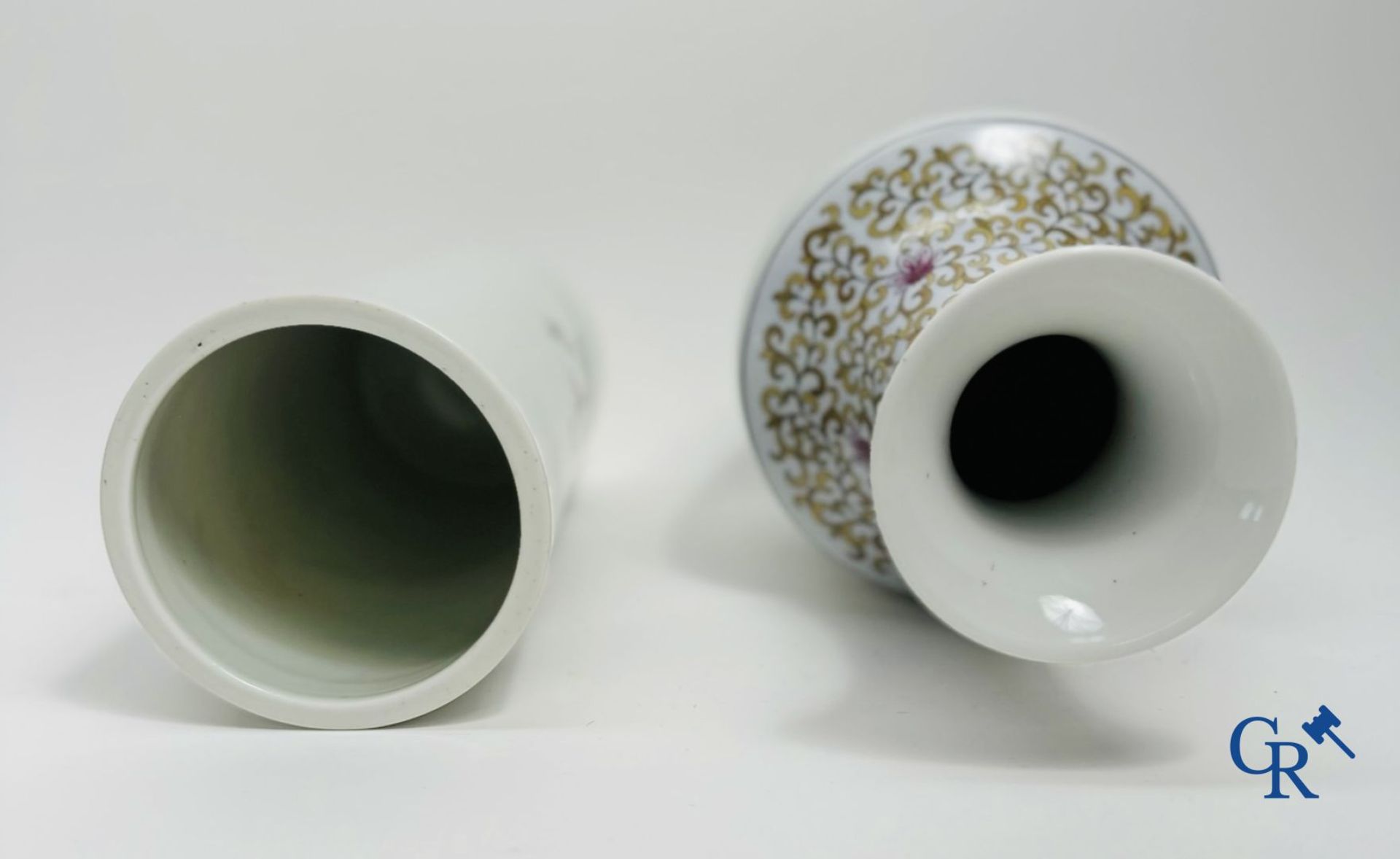 Chinese porcelain: Lot of 2 Chinese vases. - Bild 6 aus 10