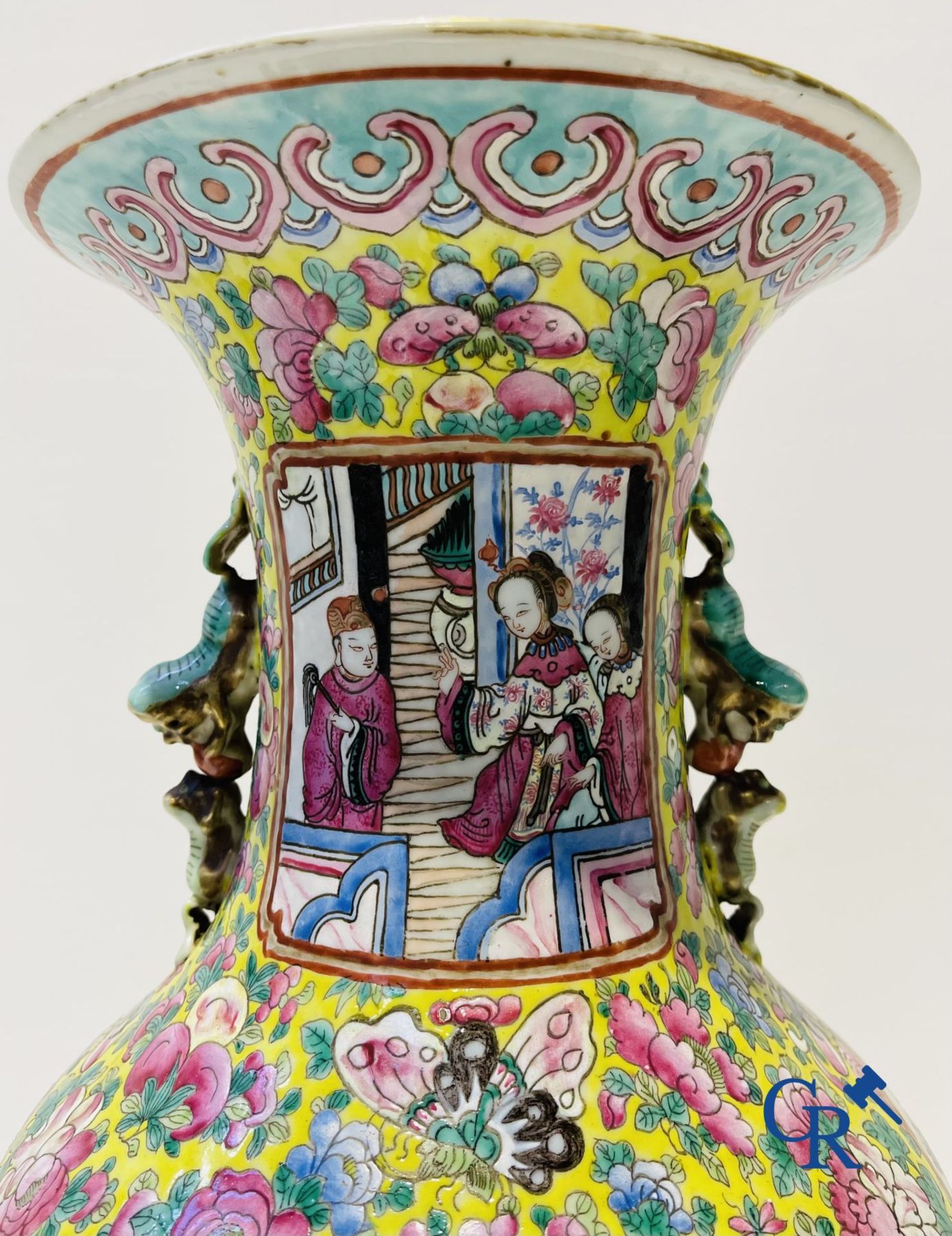 Asian art: A pair of Chinese famille rose vases with yellow background with court scenes. 19th centu - Image 5 of 29