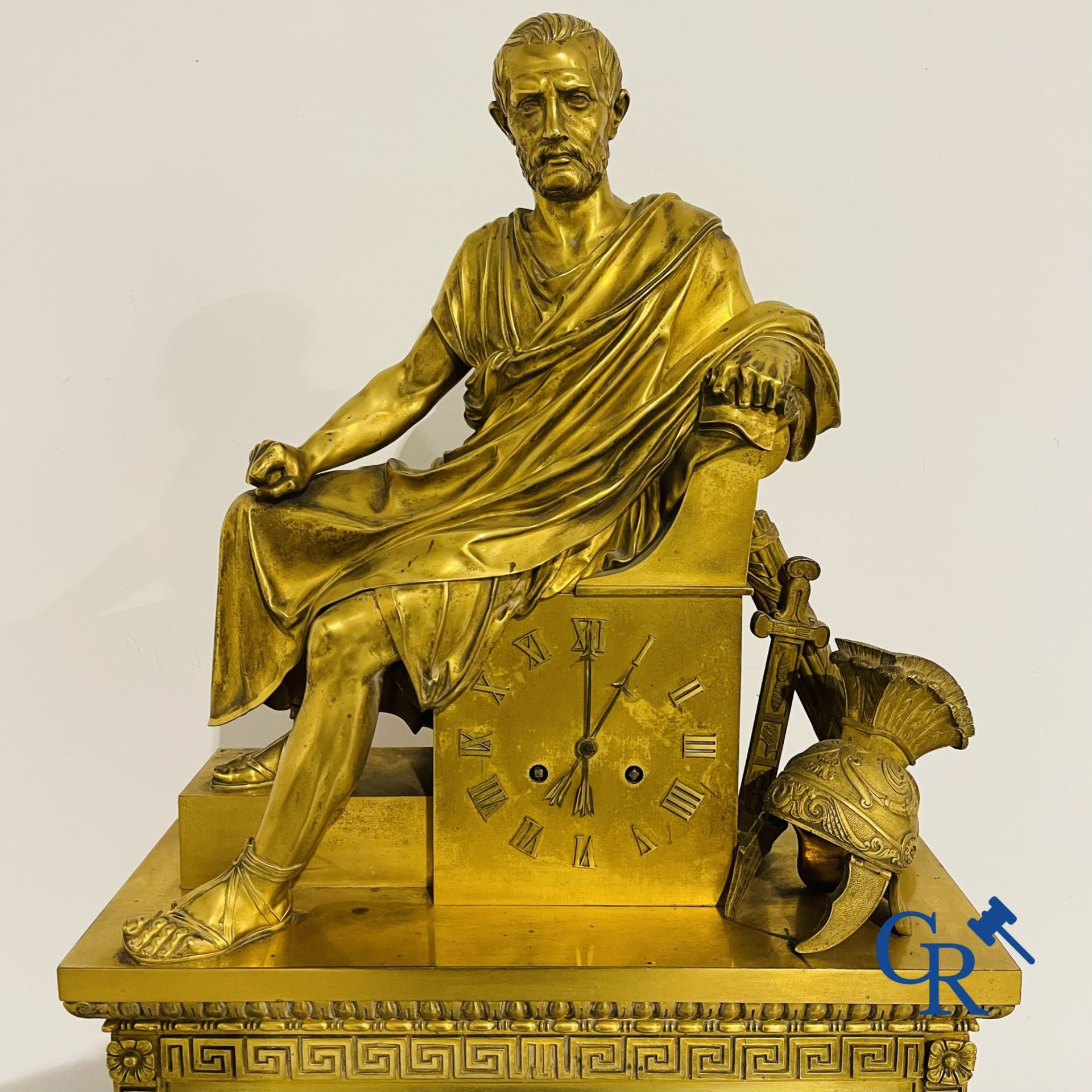 Imposing fire-gilded empire pendulum depicting a seated Roman emperor. - Bild 2 aus 17