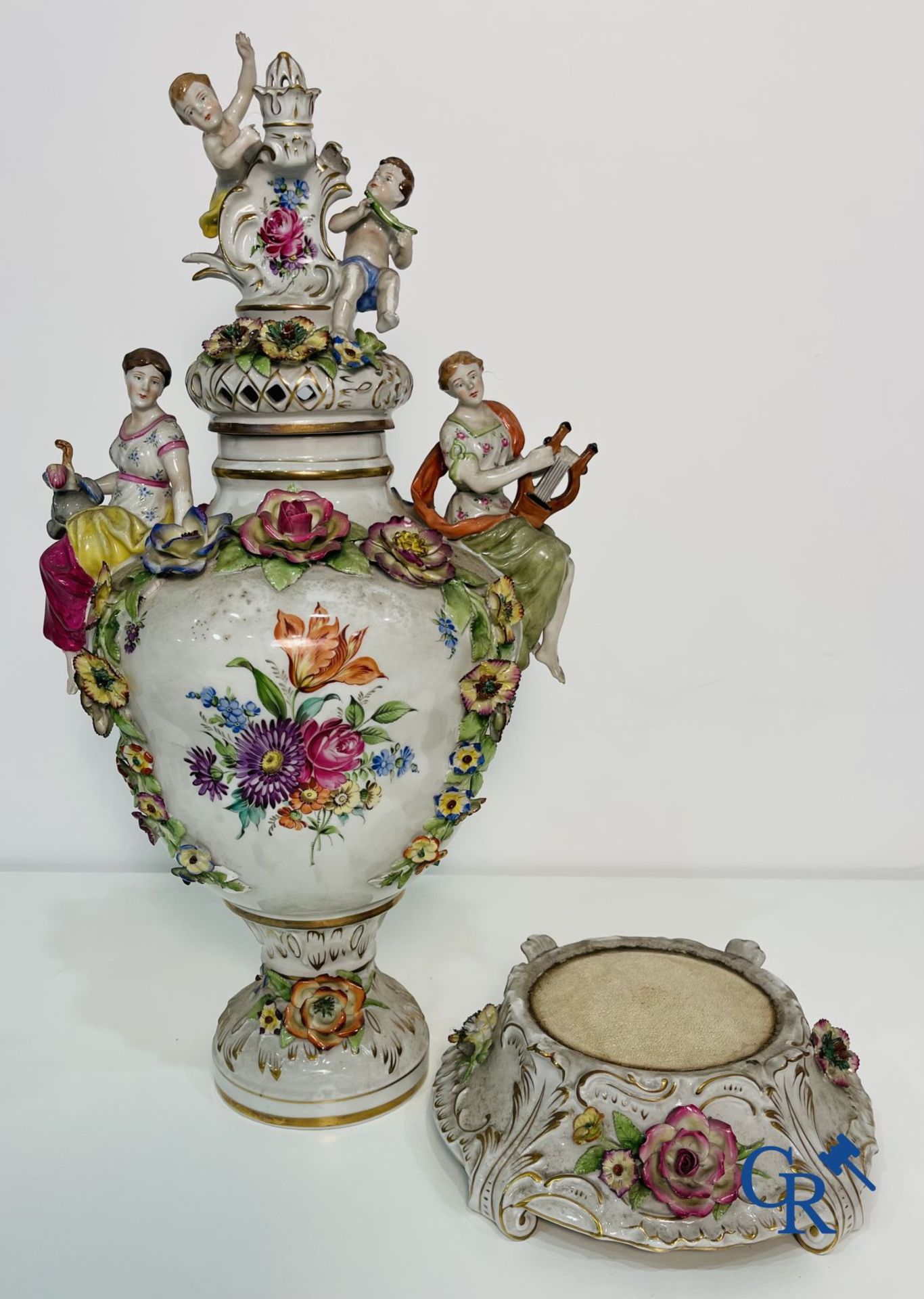 Sax porcelain: A lot with various pieces of Sax porcelain. - Bild 6 aus 11