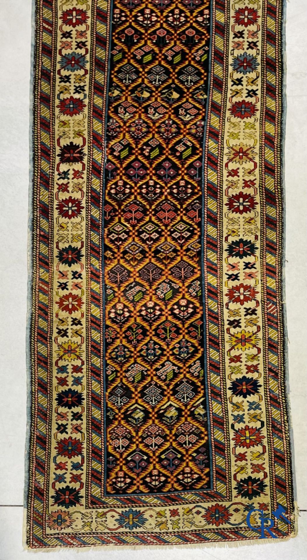 Oriental carpets: An antique oriental runner. - Bild 4 aus 9