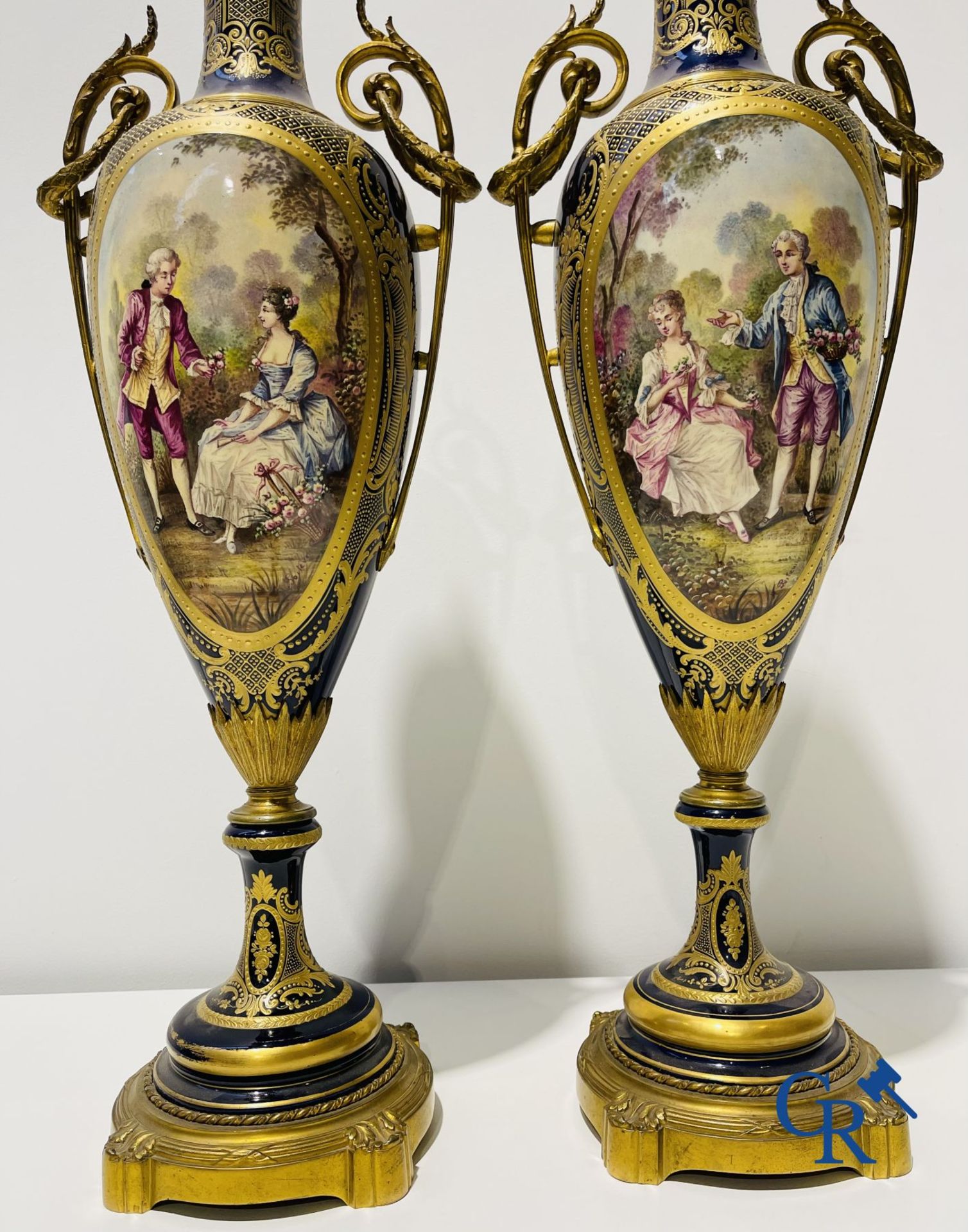 Sèvres: Poitevin. Pair of large vases in faience and bronze frames with romantic scenes. LXVI style. - Image 4 of 17