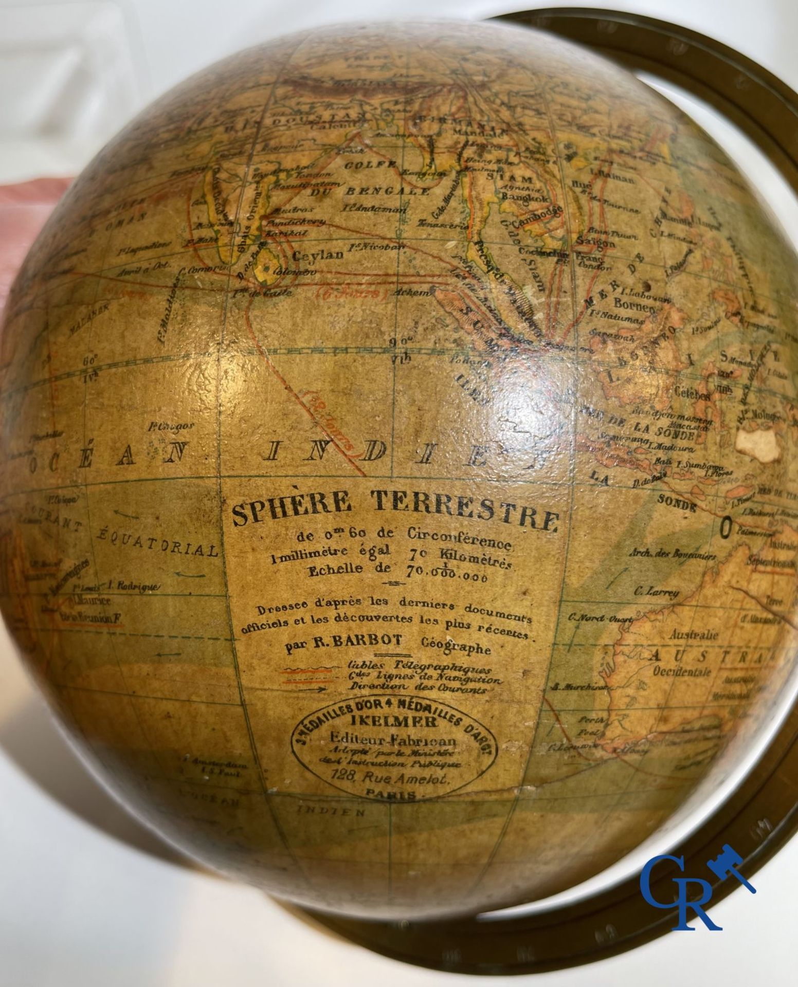 An antique globe with meridian circle on a black lacquered wooden base. 19th century. - Bild 10 aus 10