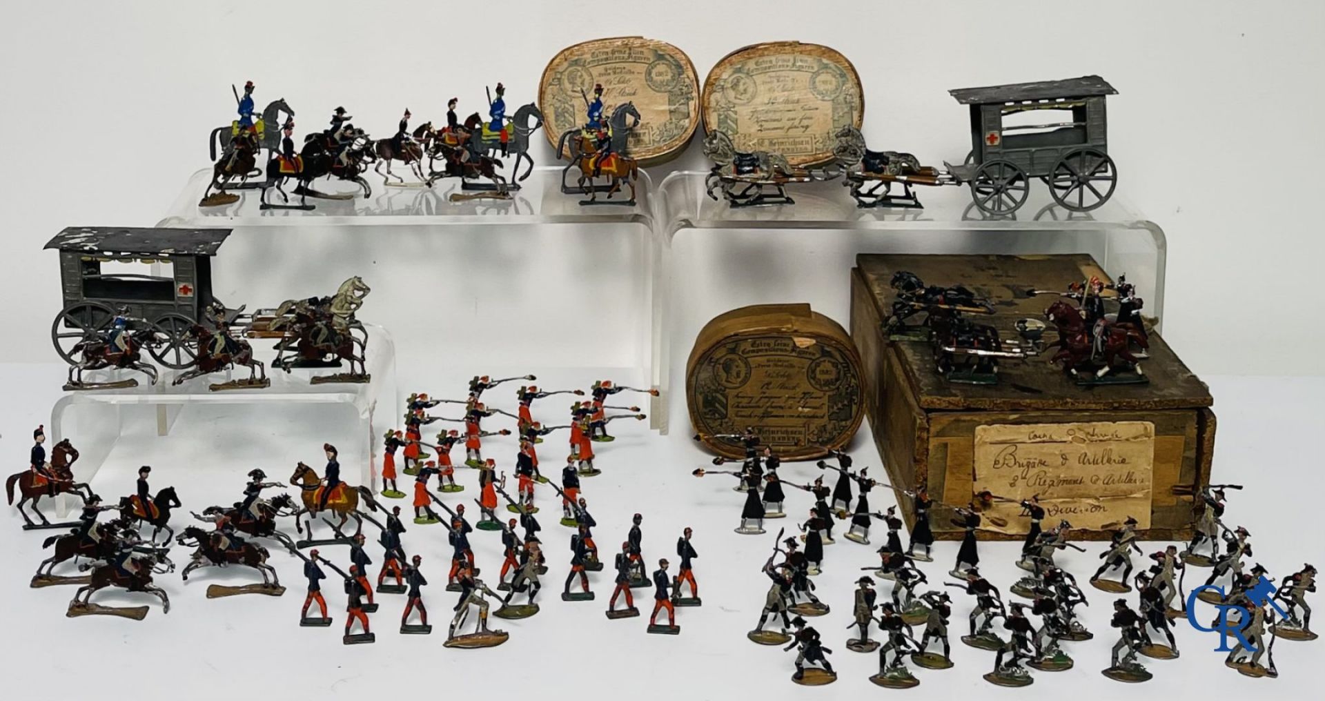 Antique toys: Large lot of tin soldiers and carriages. Heinrichsen in Nuremberg. - Image 2 of 15