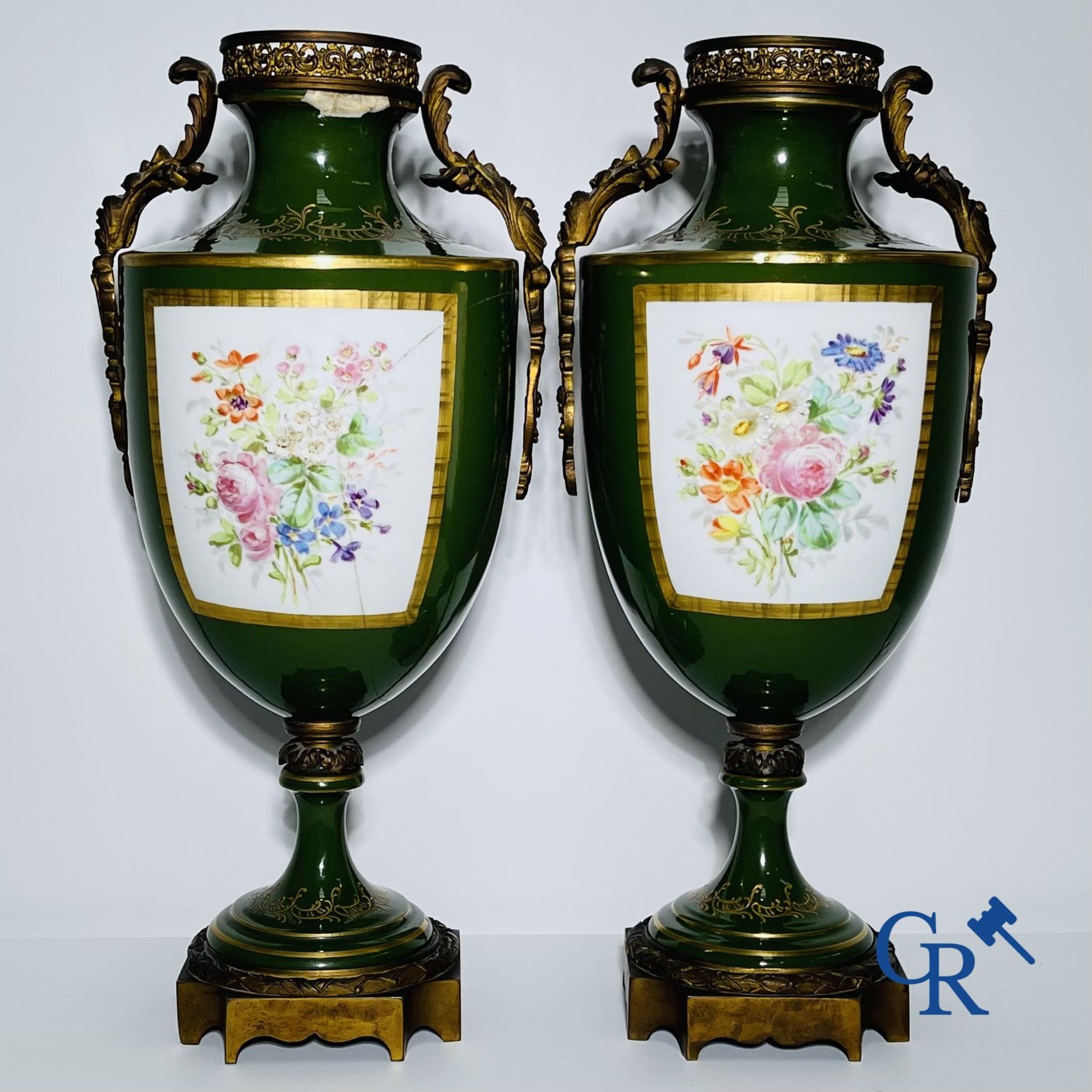 Sèvres: Pair of vases in Sevres porcelain and bronze. signed Leduc. - Image 7 of 7