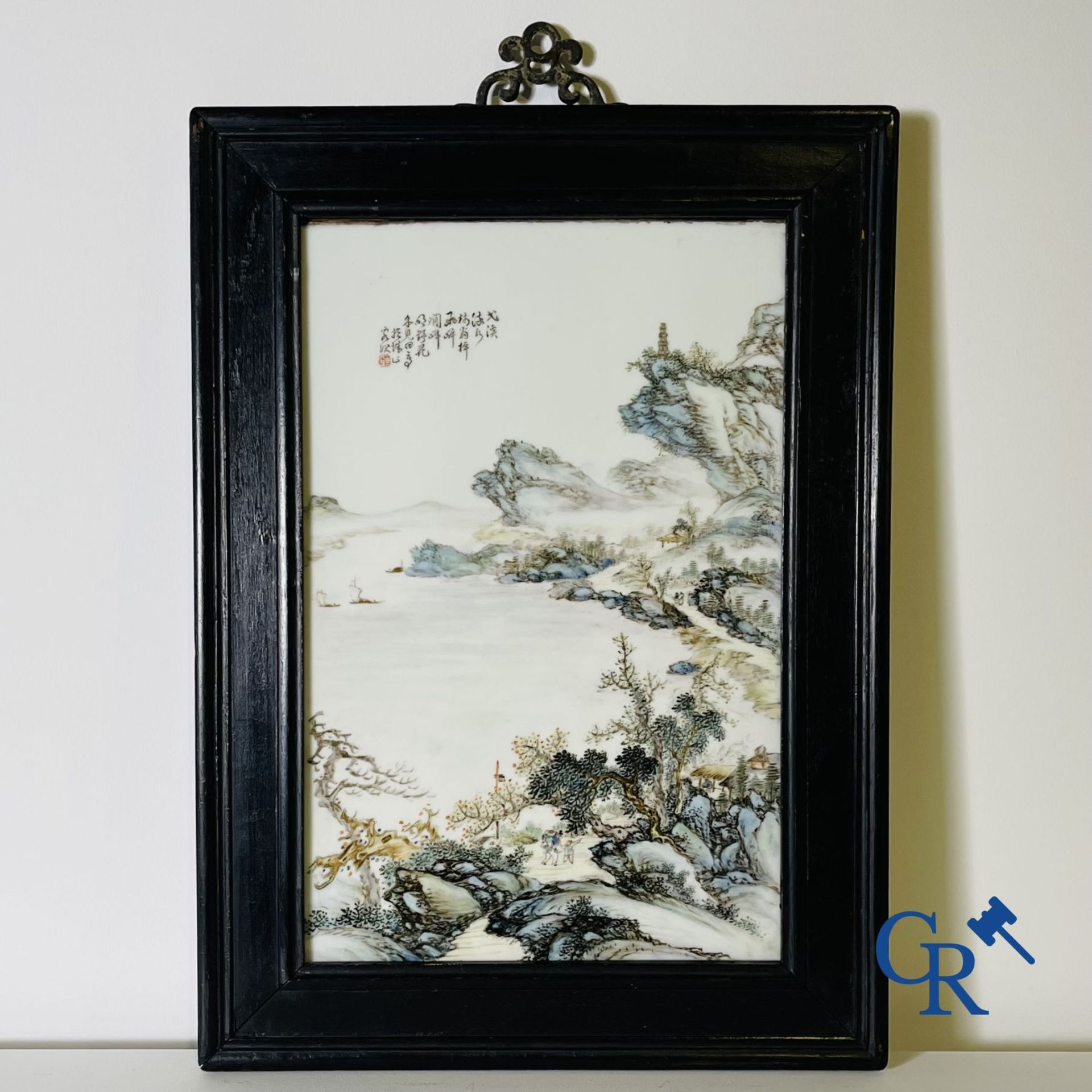 Chinese porcelain: A Chinese qianjiang cai porcelain painting in frame. - Bild 2 aus 13