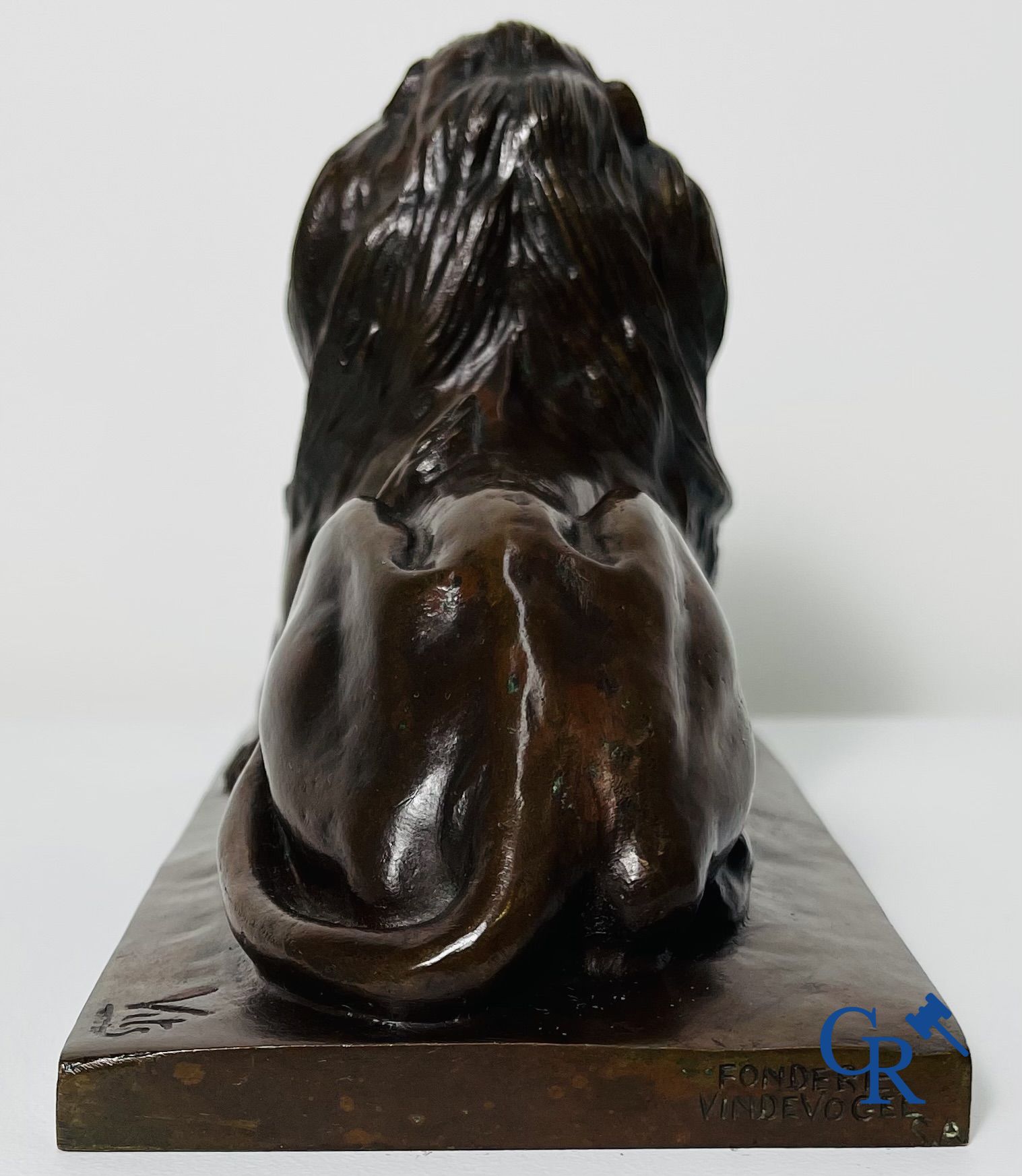 Bronze, Sculpture: Jules Vits. Melle 1868-1935. Bronze statue of a reclining lion. - Image 4 of 5