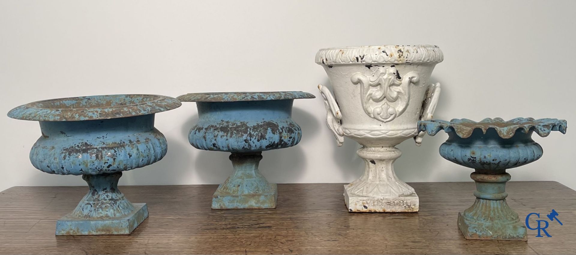 4 cast iron garden vases. - Image 2 of 9