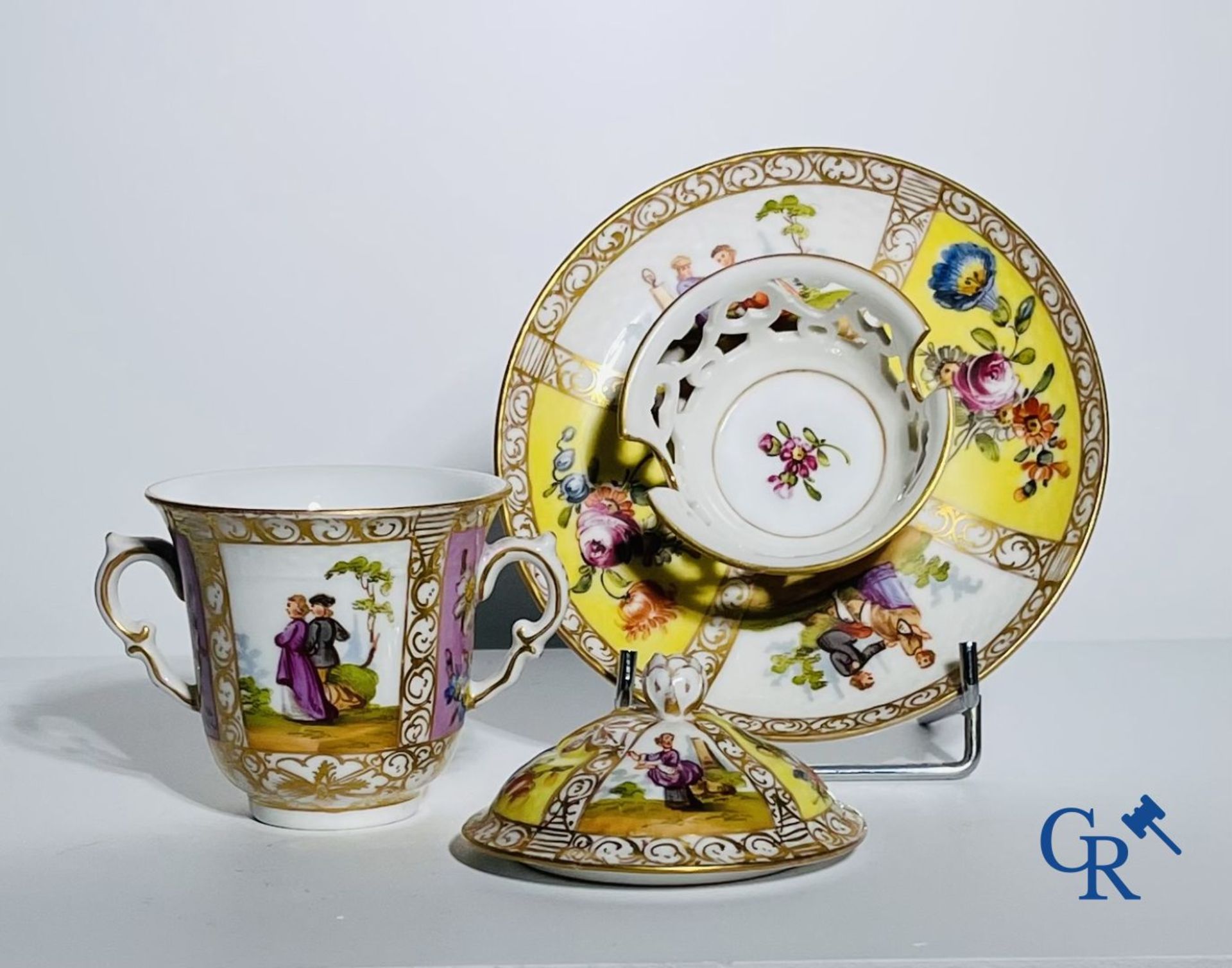 Porcelain: Meissen: 2 "tasses trembleuses". - Image 3 of 7