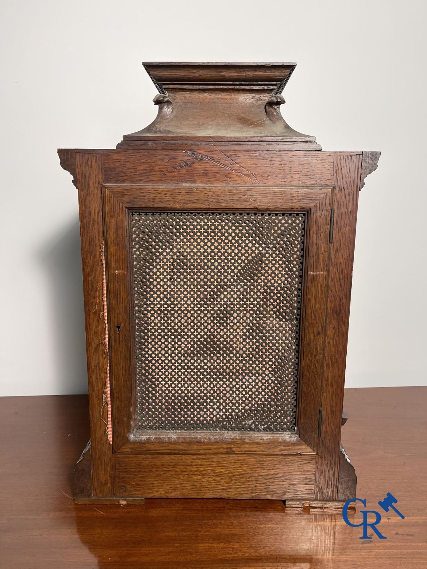 Clock with multiple bells and music in oak sculpted case with matching pedestal. - Bild 6 aus 10