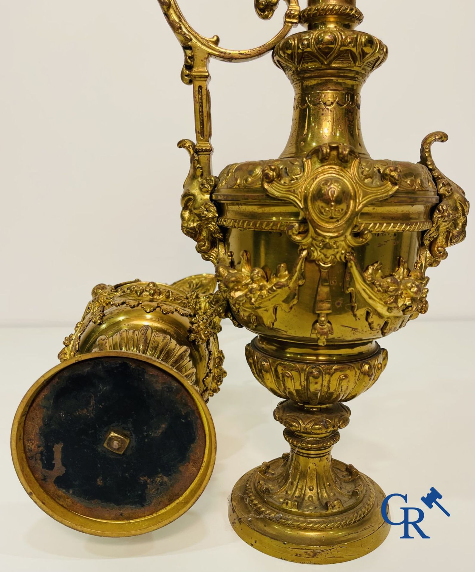 A pair of gilded bronze ewer vases. Napoleon III period. - Image 11 of 11