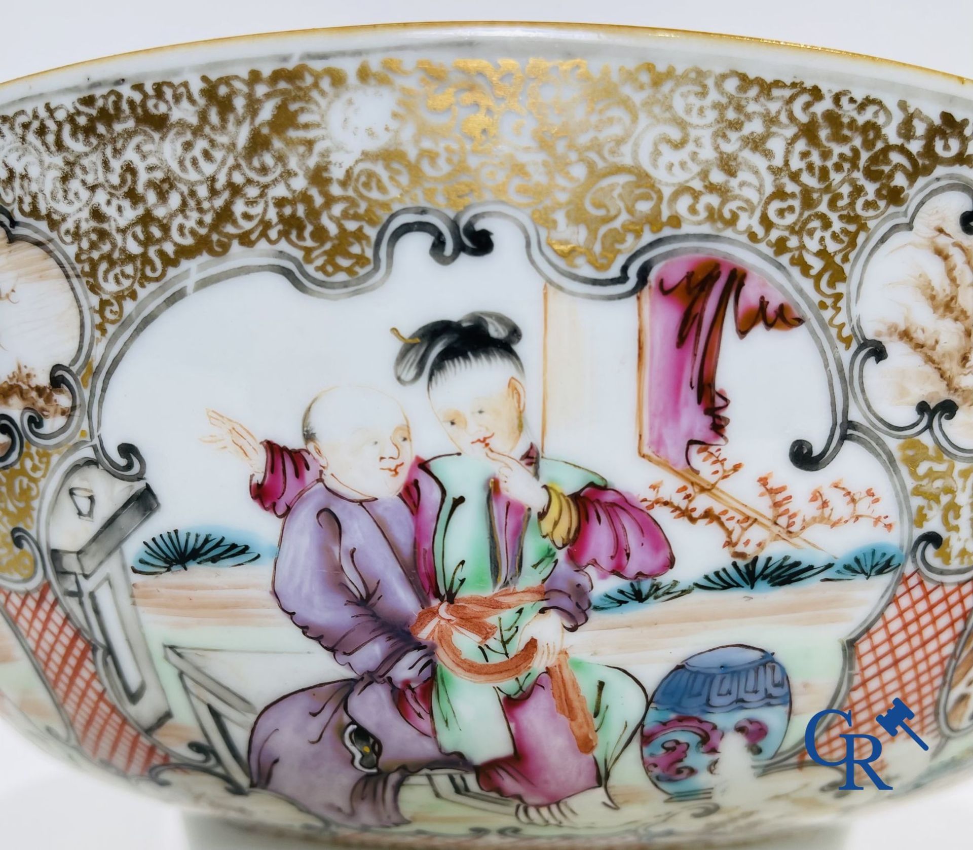 A large Chinese famille rose mandarin bowl, a famille rose cup and saucer and a figurine in blanc de - Bild 14 aus 25