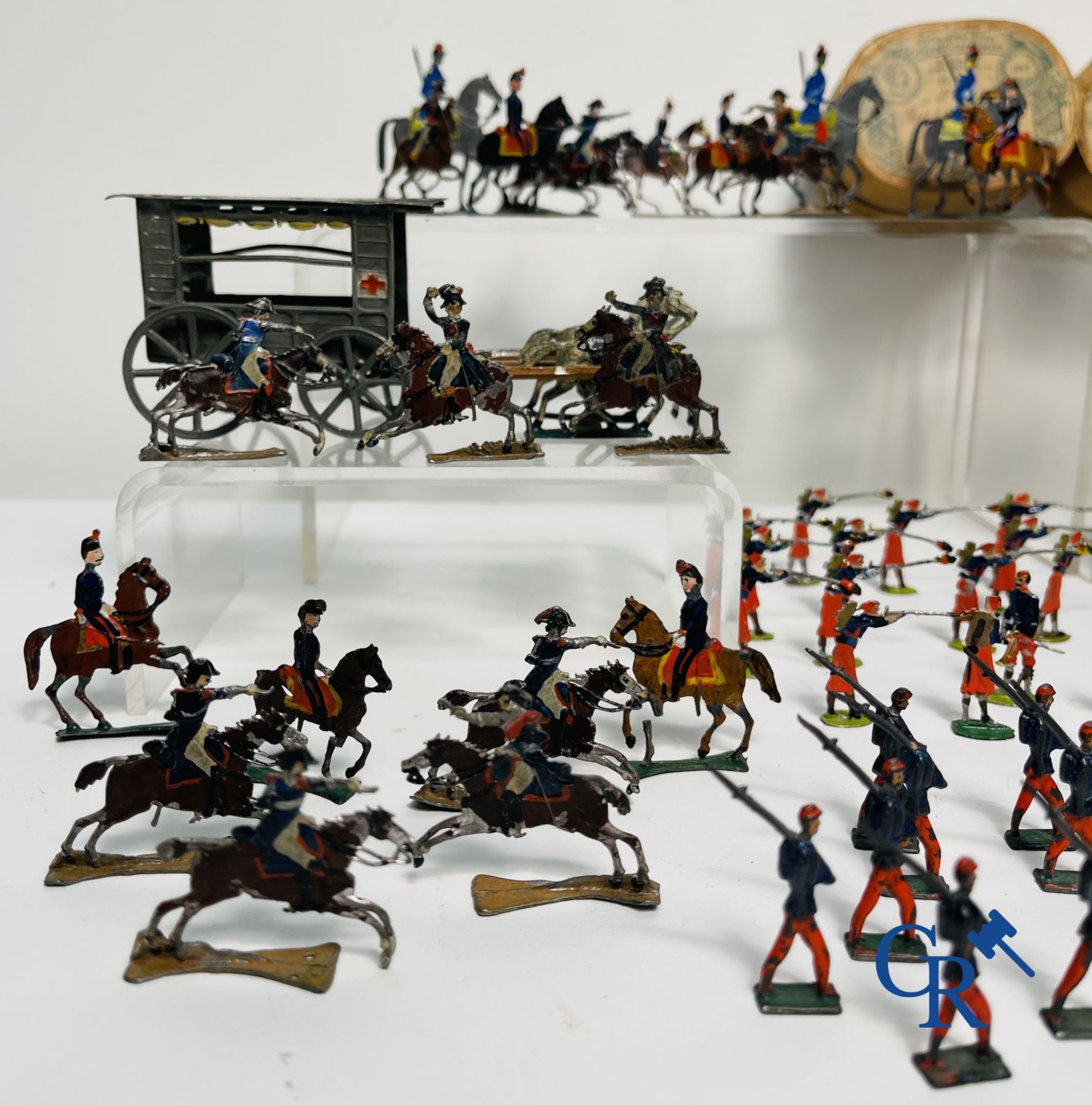 Antique toys: Large lot of tin soldiers and carriages. Heinrichsen in Nuremberg. - Image 3 of 15