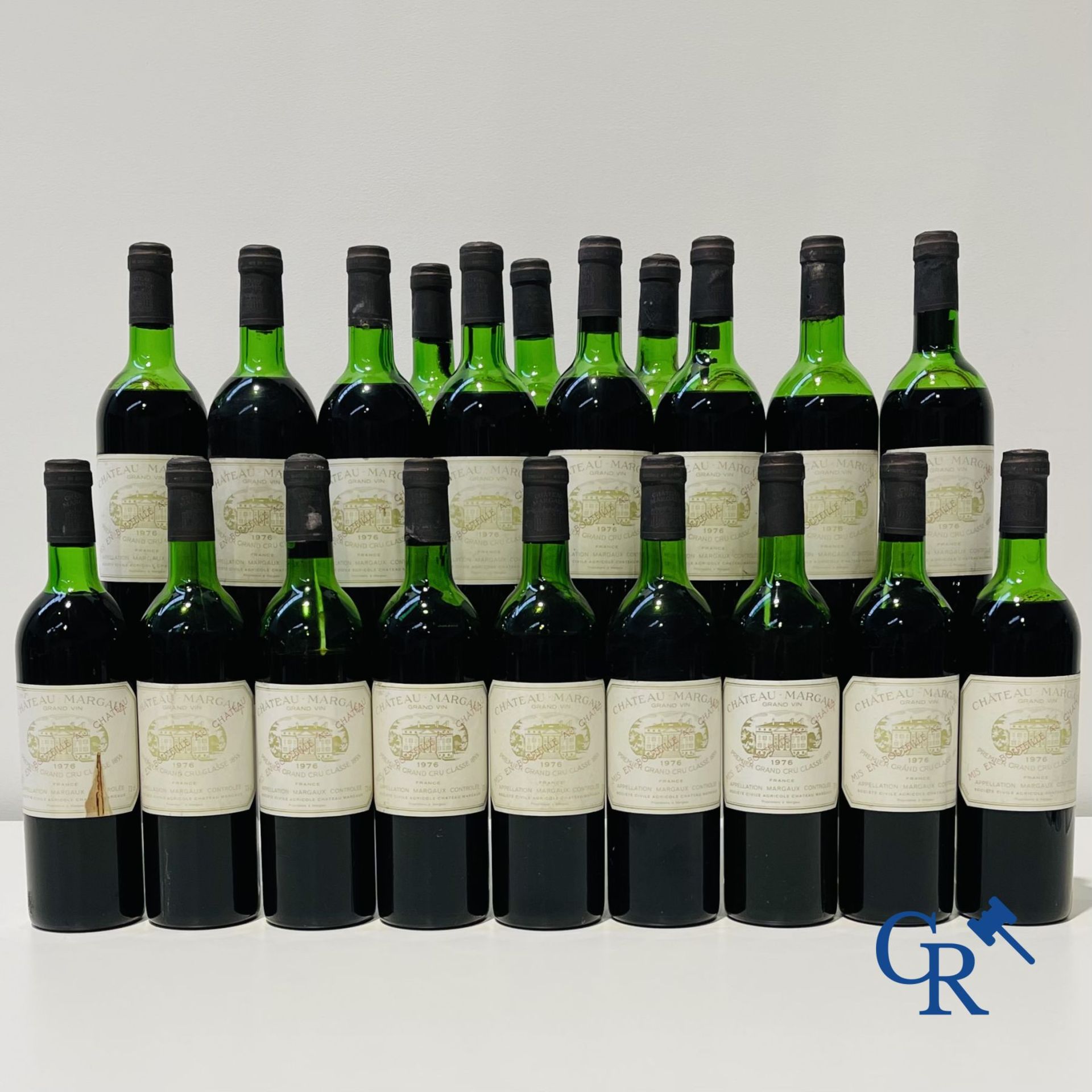 Wines: Bordeaux. Château Margaux, 1976. 1er Grand Cru Classé. - Bild 2 aus 12