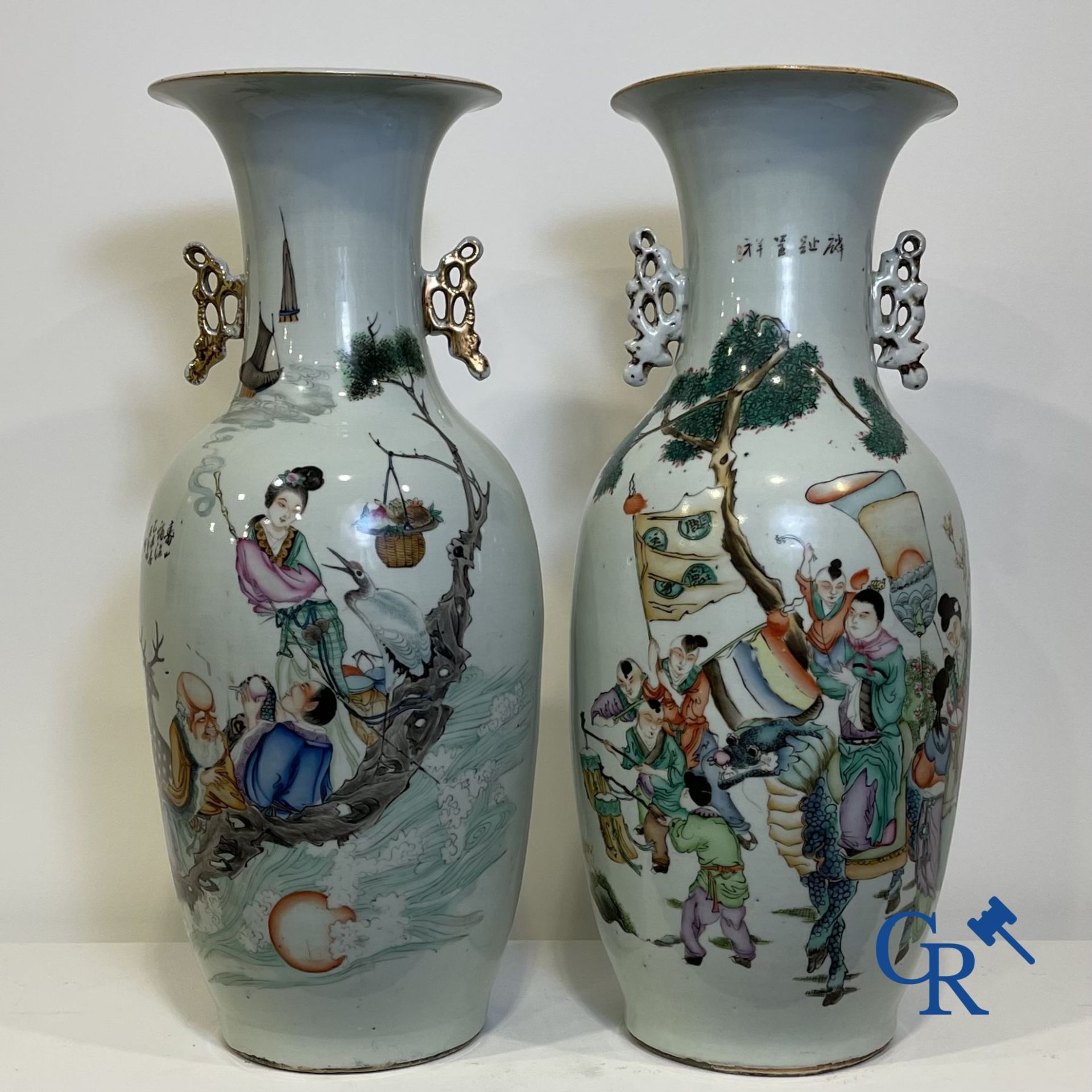 Chinese Porcelain: 2 Chinese vases republic period. - Image 3 of 14