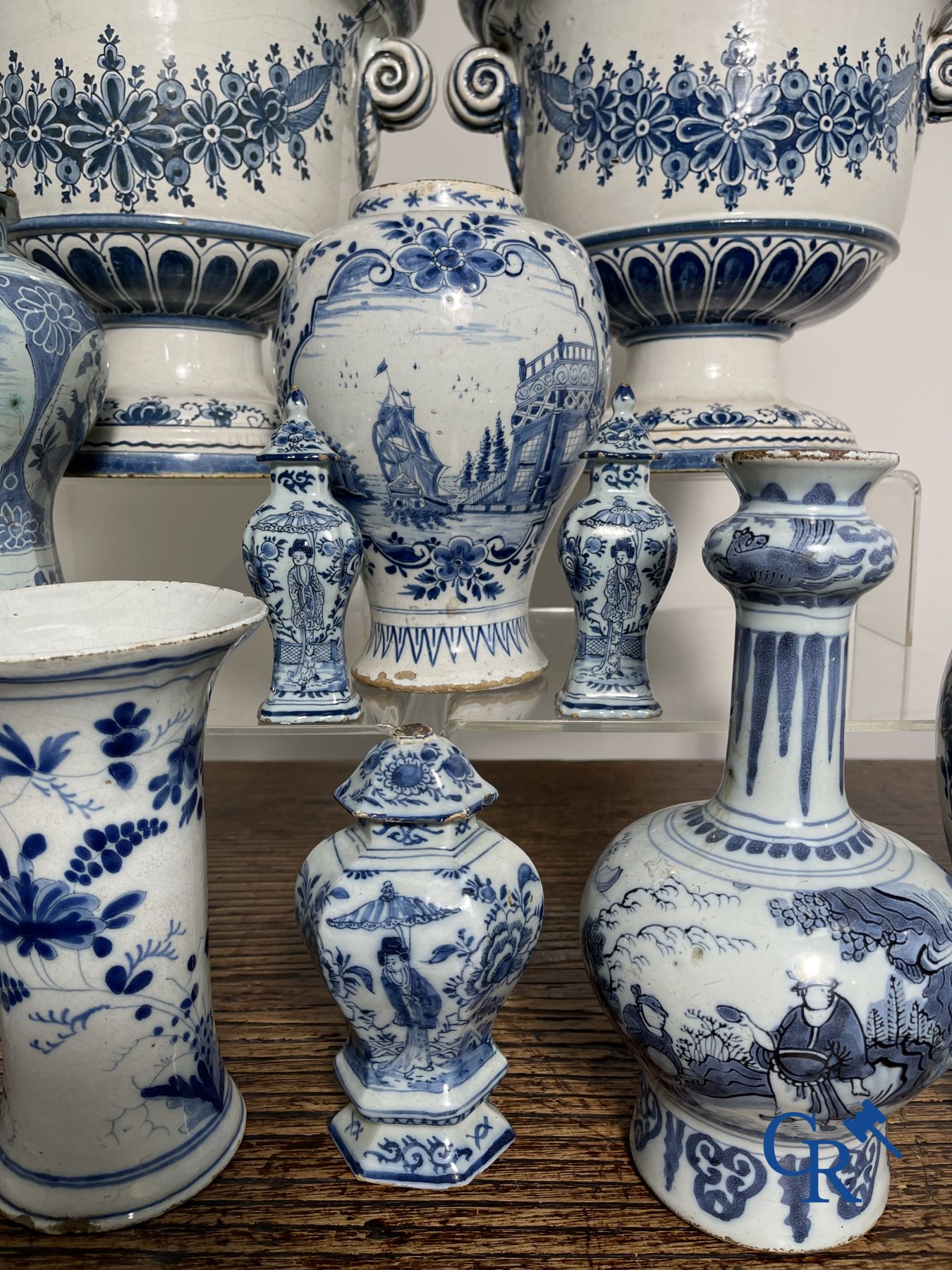 Delft: 11 pieces of blue and white faience with different décors. 17th - 18th century. - Image 3 of 29