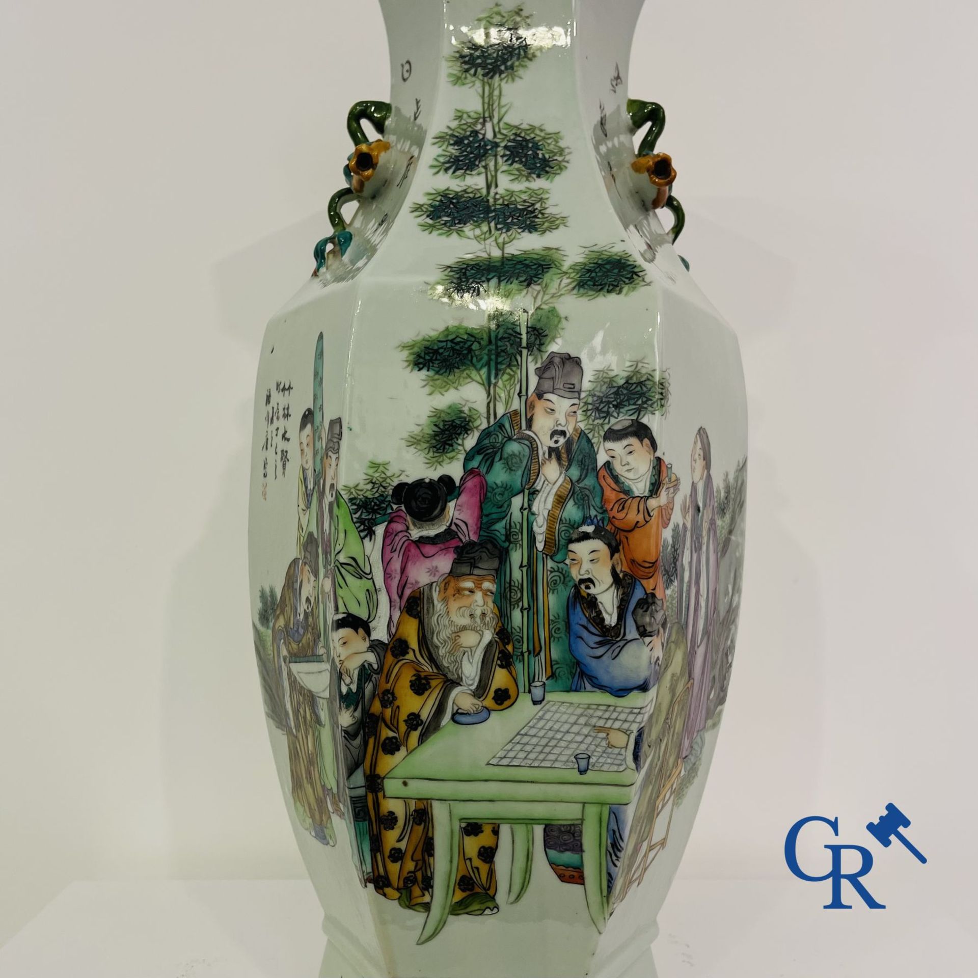 Asian Art: Chinese porcelain. A hexagonal Chinese Famille rose vase with sages and scholars. 19/20th - Image 2 of 22