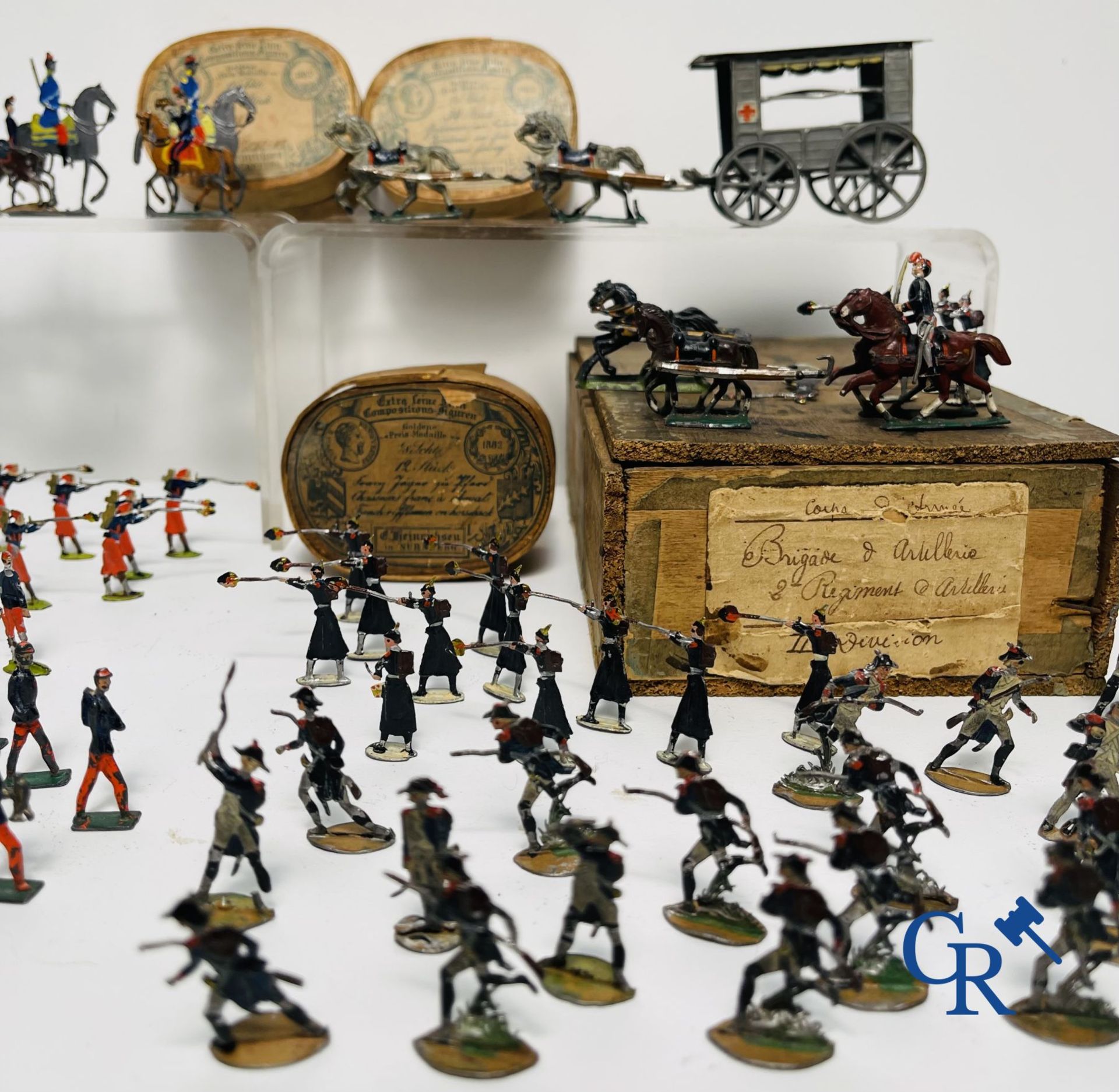 Antique toys: Large lot of tin soldiers and carriages. Heinrichsen in Nuremberg. - Image 6 of 15