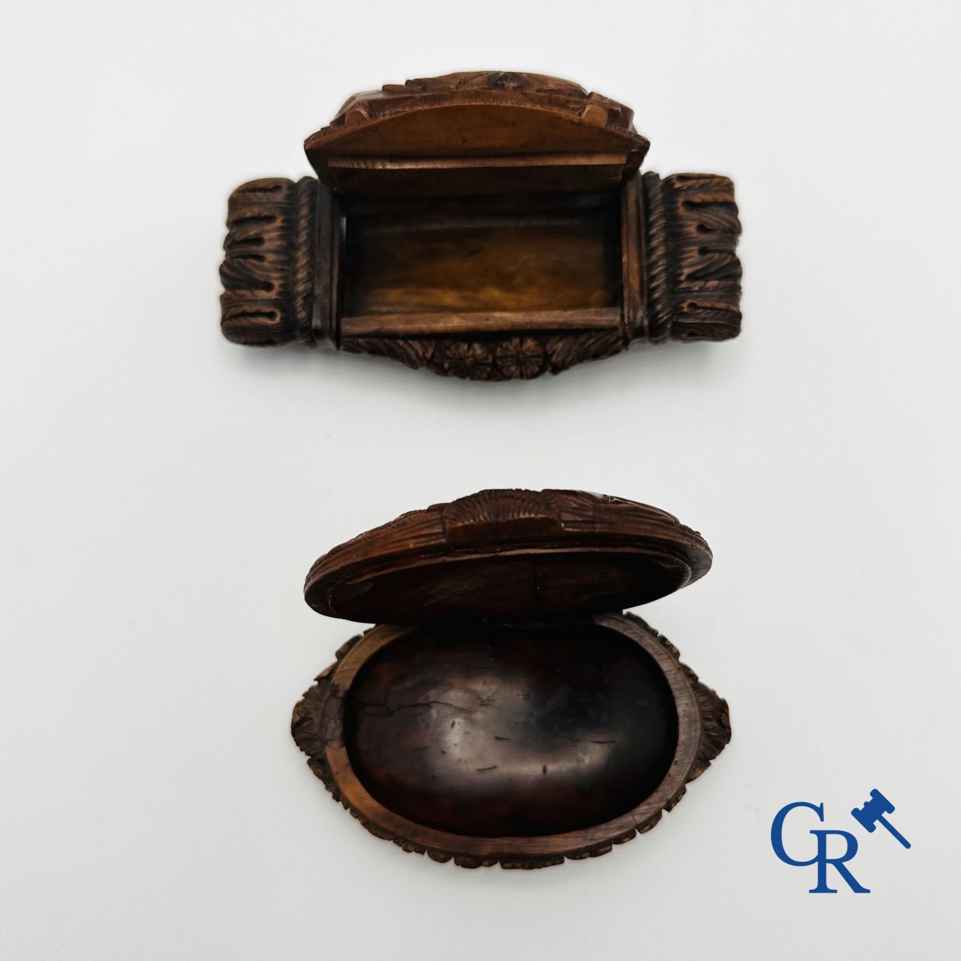 Display case objects: 2 pill boxes in sculpted corozo walnut. - Image 3 of 3