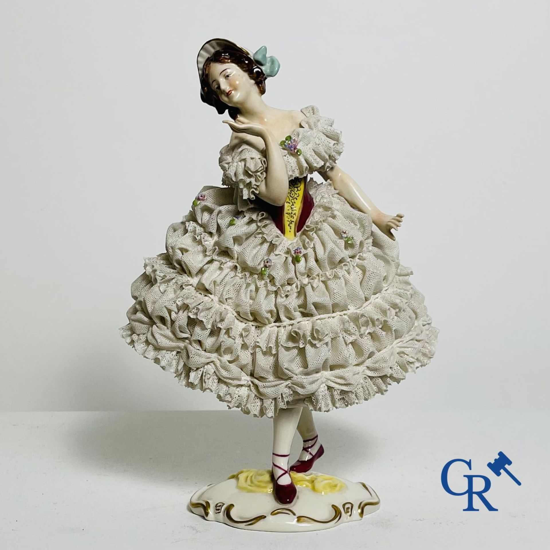Volkstedt Rudolstadt: Presentation of a dancer in dentelle. (lace porcelain)
