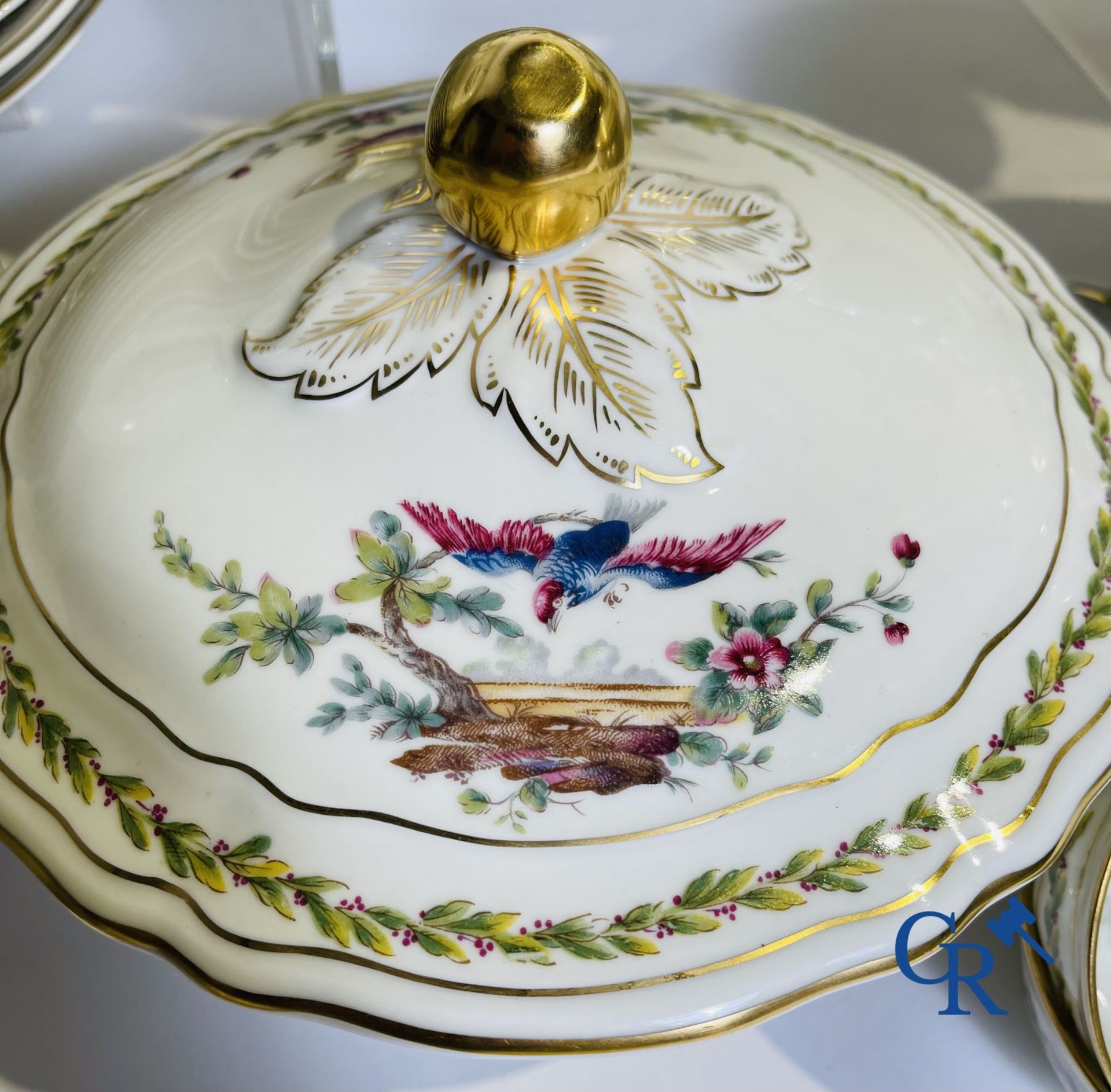 Limoges. L. Bernardaud & Cie. Beautiful dinner set in Limoges porcelain. Model Chevreuse. - Image 11 of 25