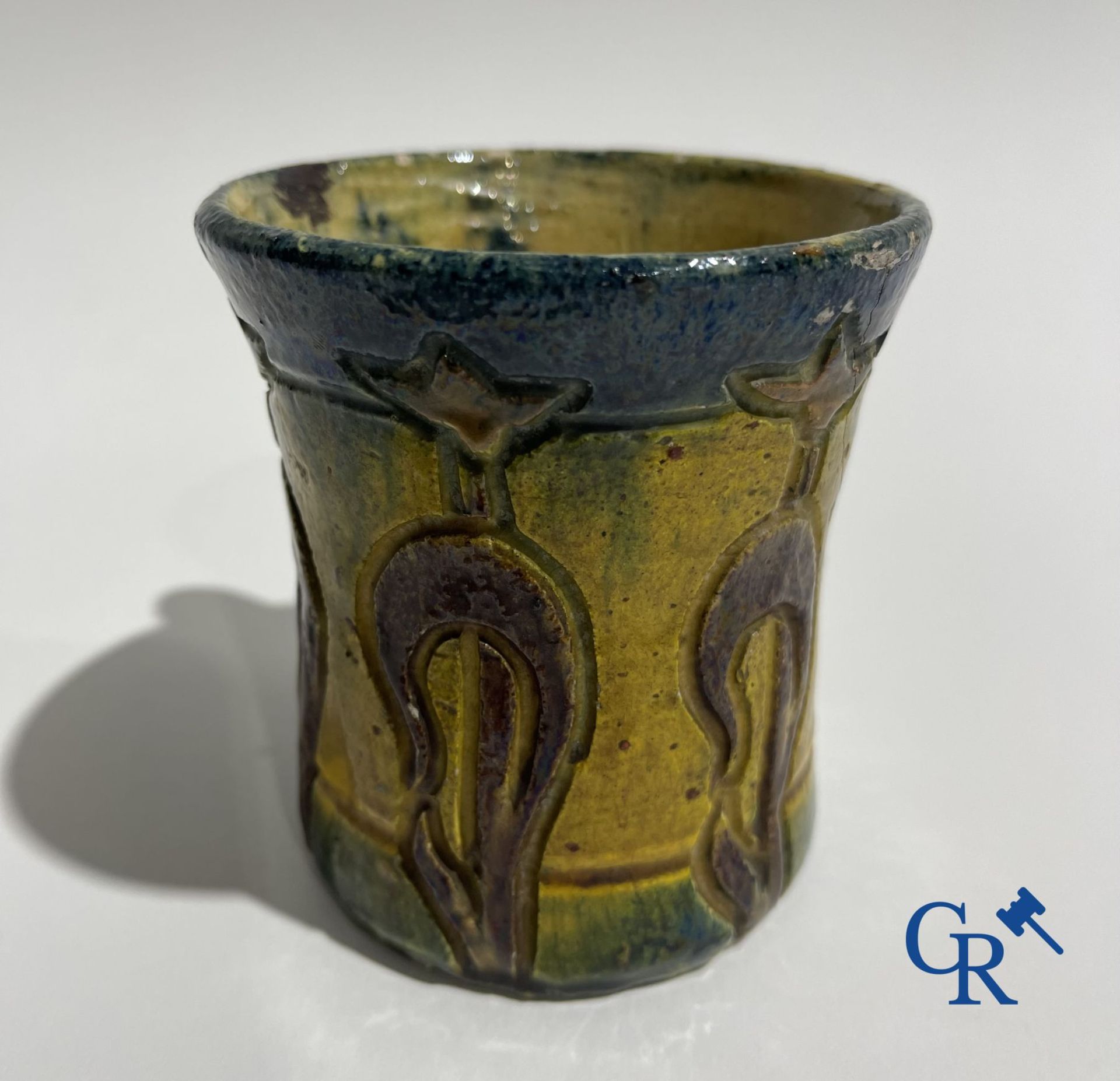 A Torhout tobacco pot Armand Maes-Platteau and a mug in Flemish pottery. - Bild 9 aus 14