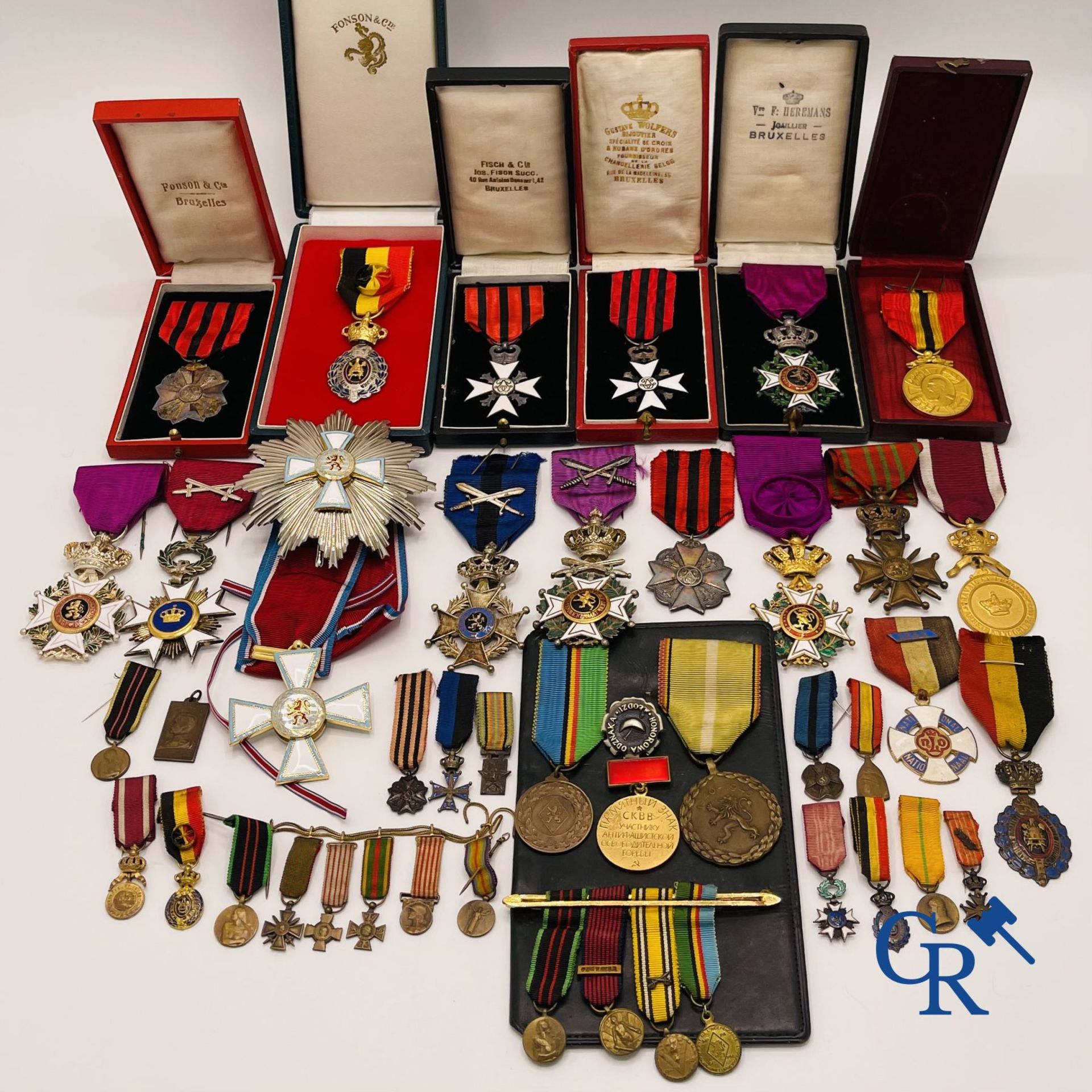 Medals - Honor badges - Decorations: Large lot of different medals/decorations and miniature decorat