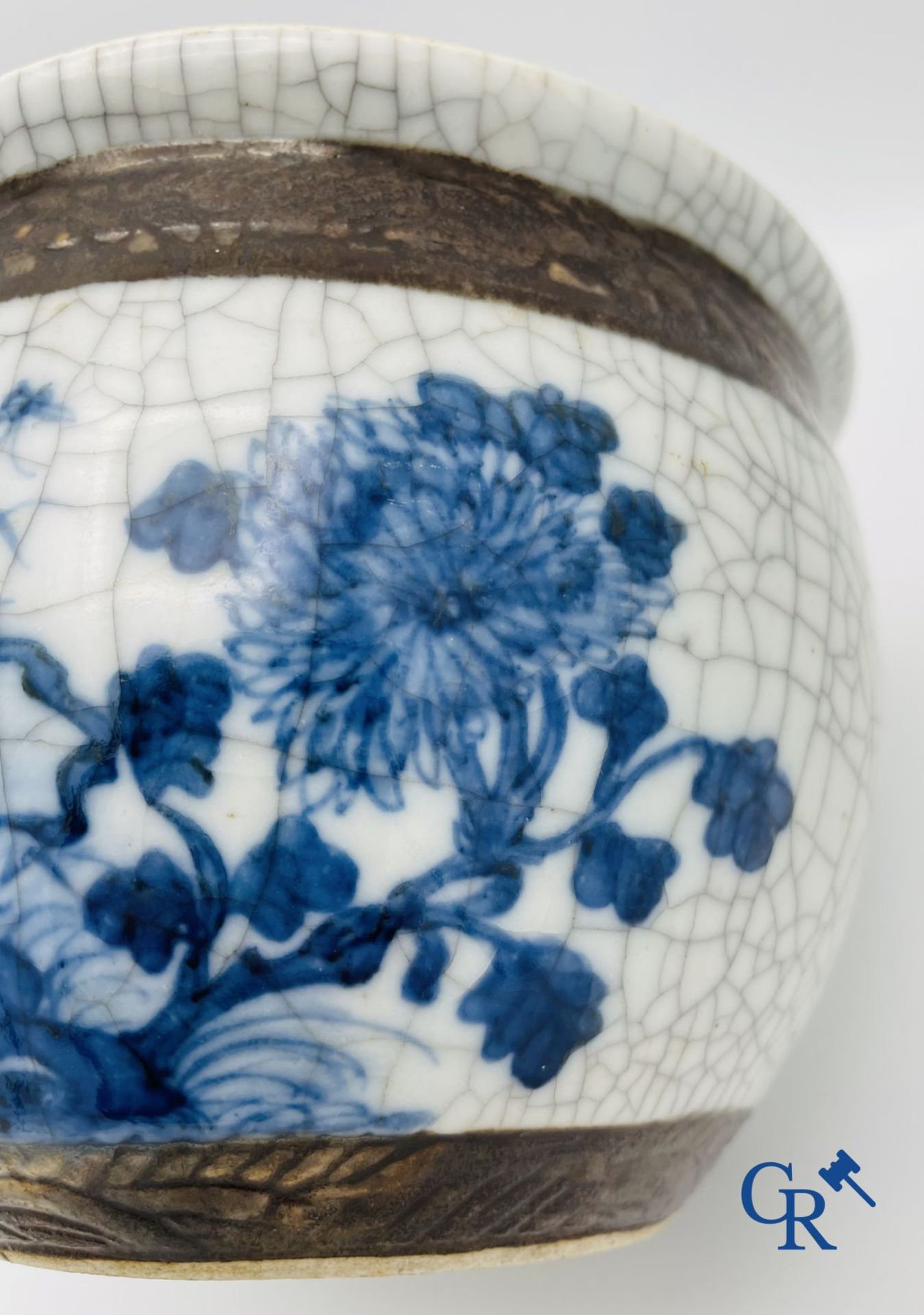 Chinese porcelain: Chinese blue and white bowl, Nanking. 19th century. - Image 5 of 9