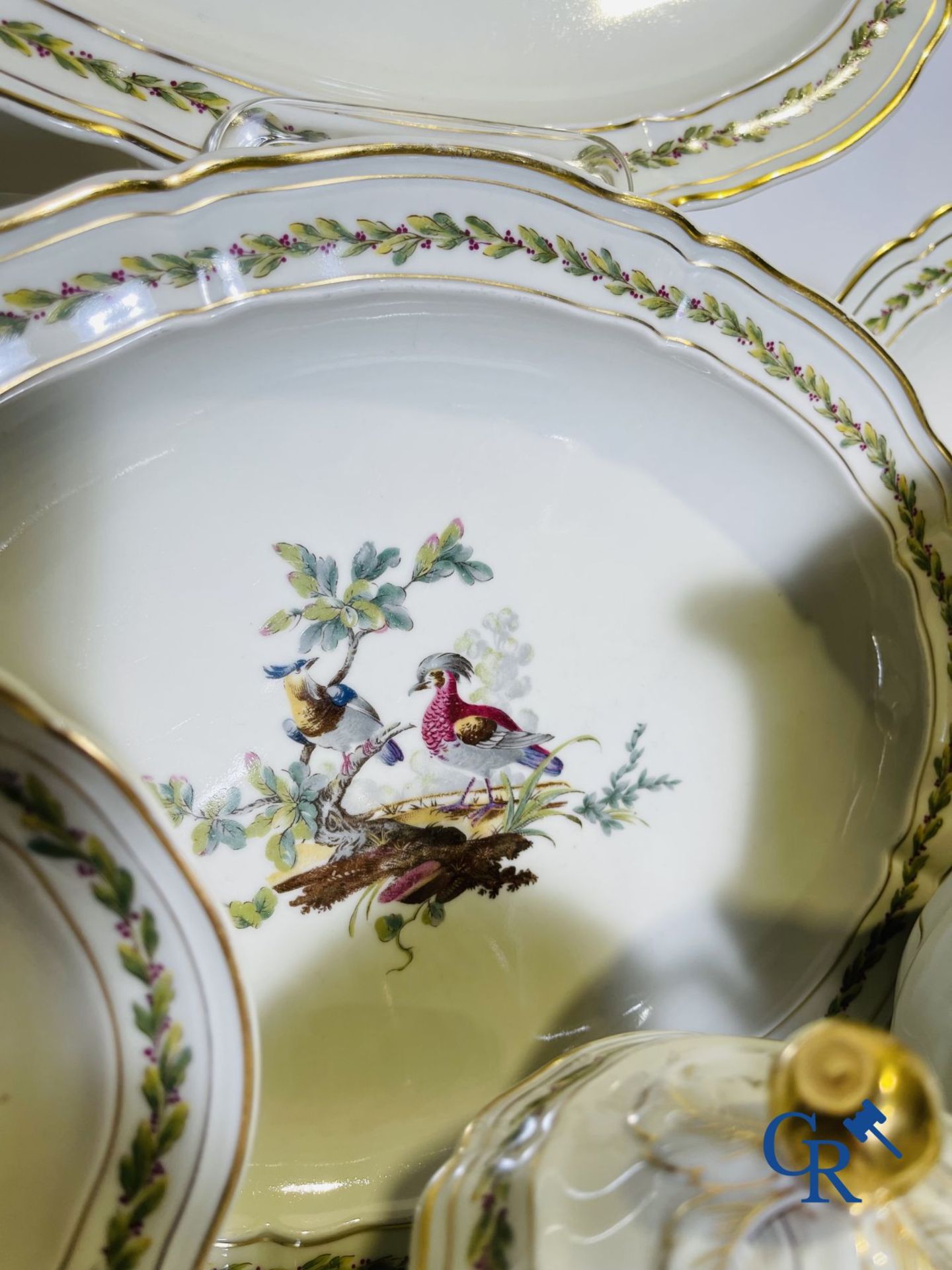 Limoges. L. Bernardaud & Cie. Beautiful dinner set in Limoges porcelain. Model Chevreuse. - Bild 8 aus 25