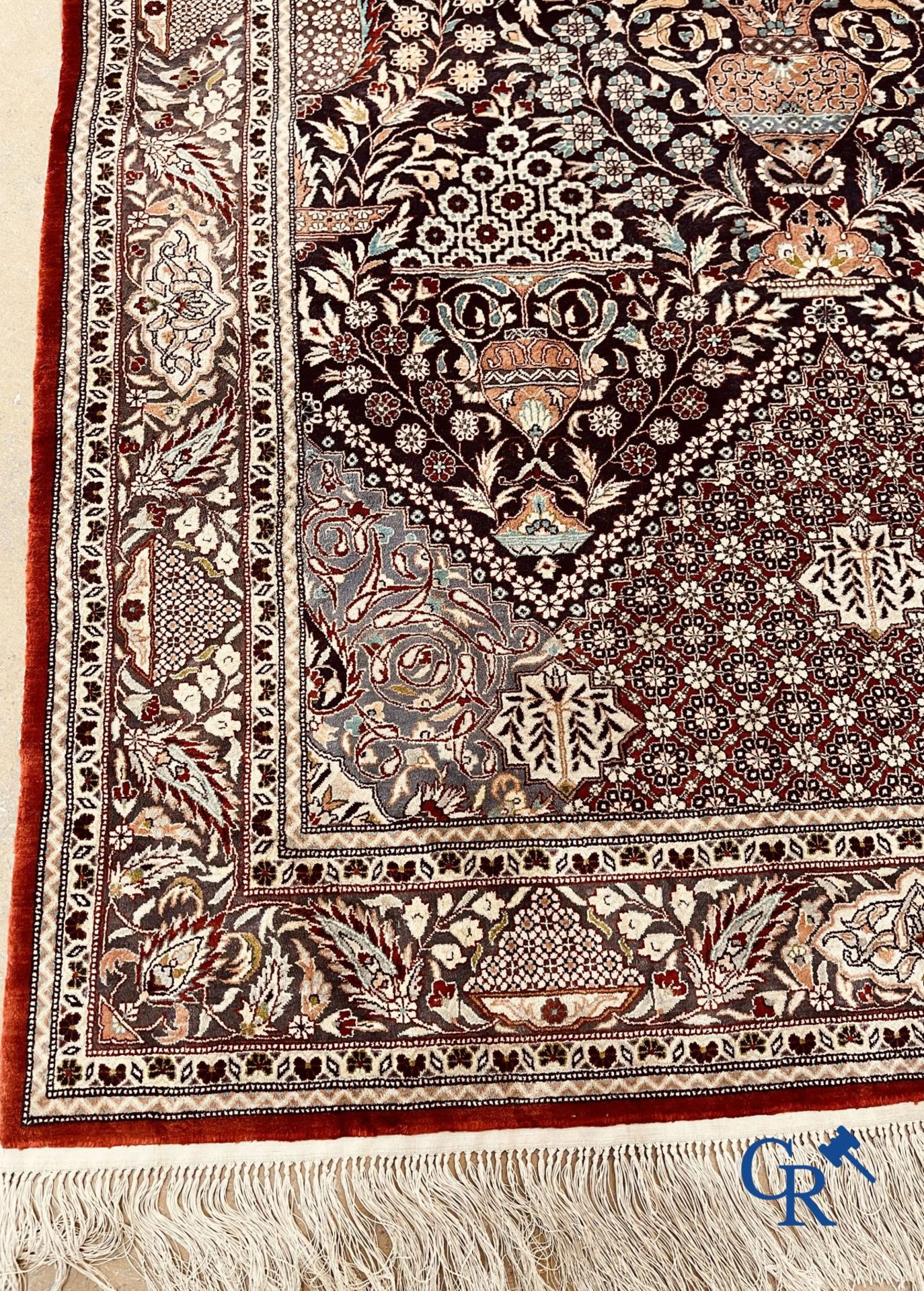 Carpet: Oriental carpet wool and silk - Bild 3 aus 13