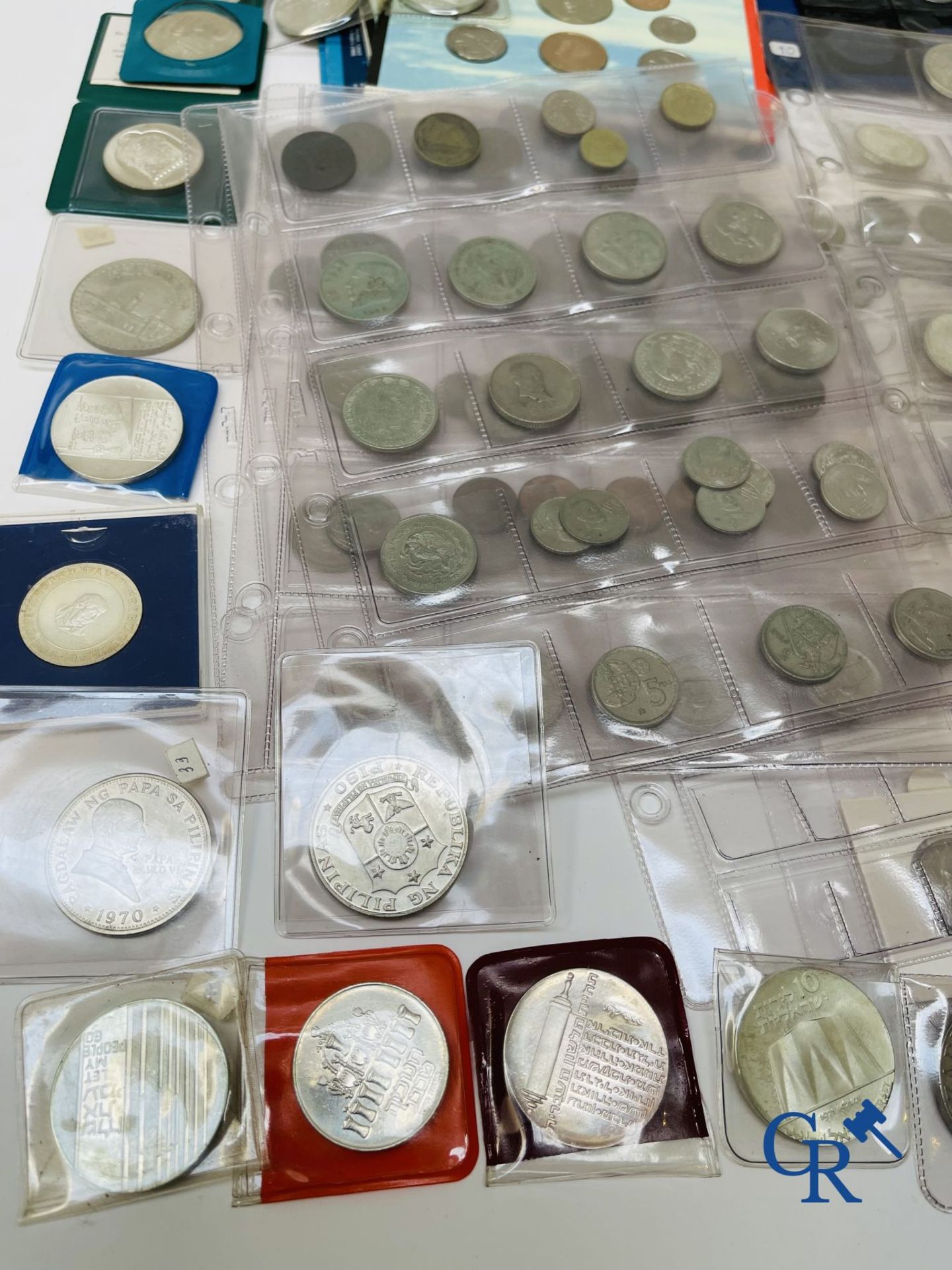 Coins: Large lot of various coins in silver, copper and nickel. - Image 9 of 12