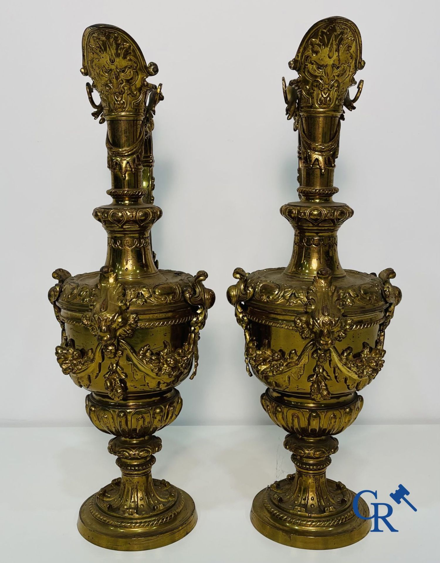 A pair of gilded bronze ewer vases. Napoleon III period. - Bild 2 aus 11