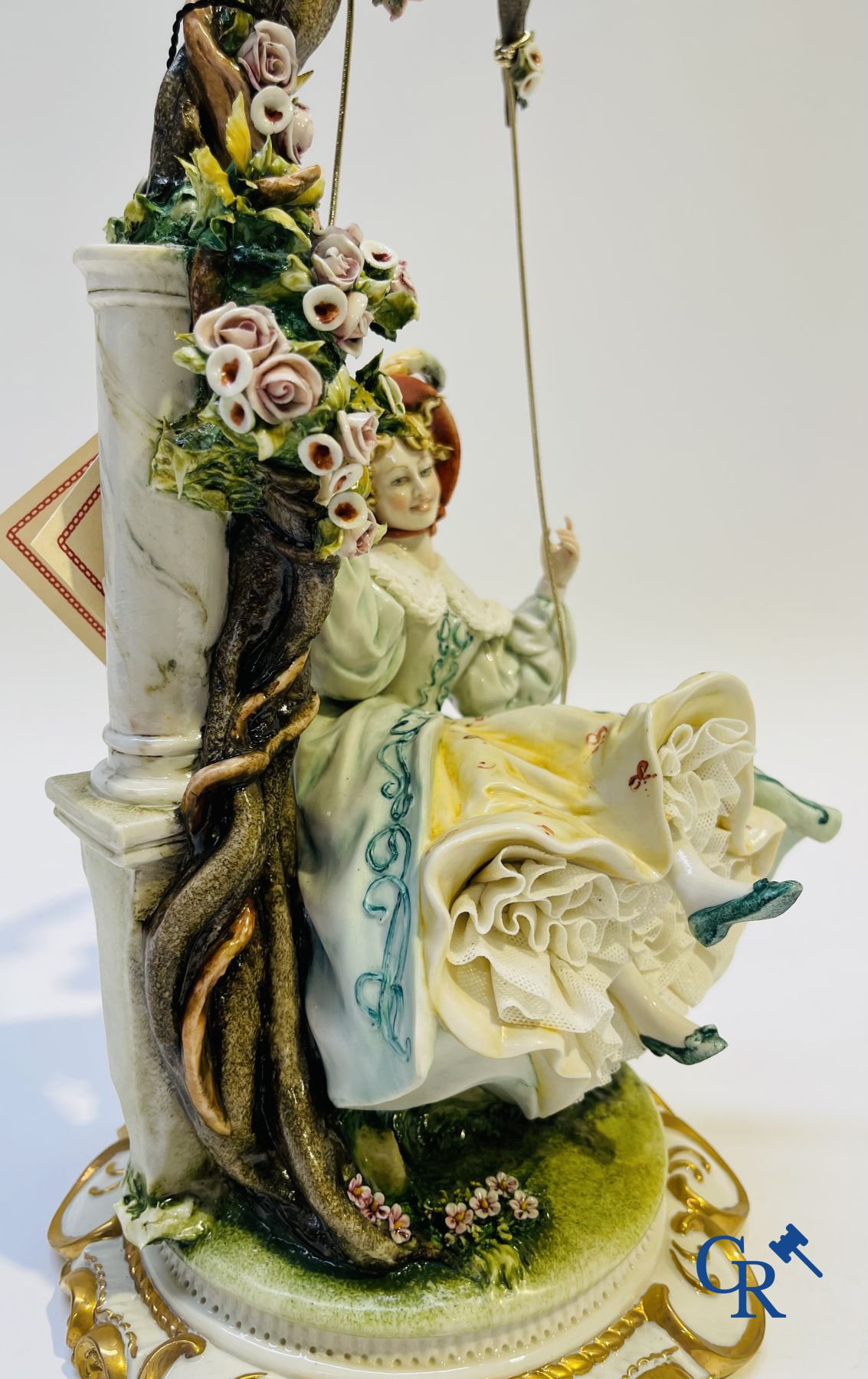 Porcelain: Capodimonte: 2 groups in Italian porcelain with lace. - Image 5 of 8