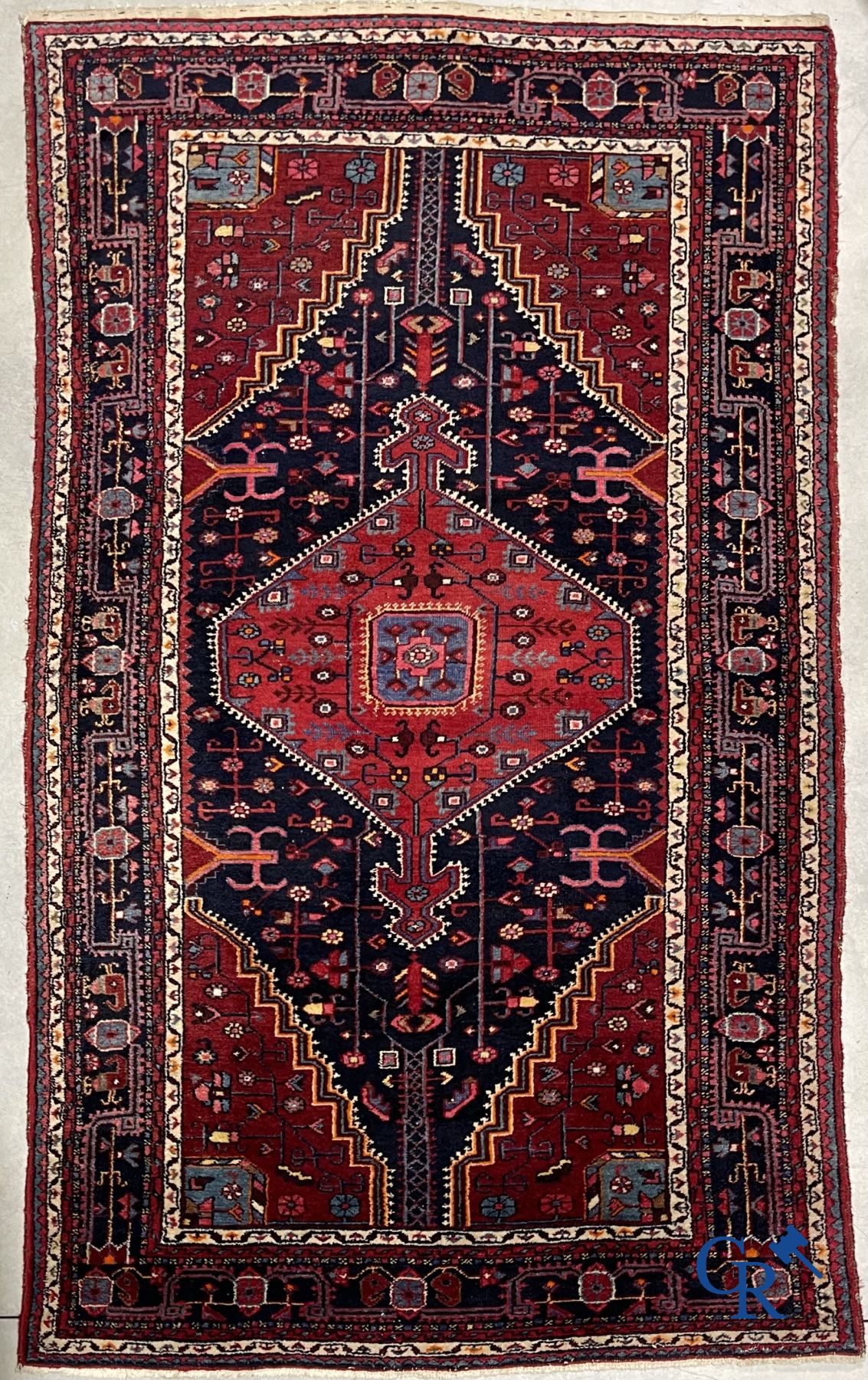 Oriental carpets: Oriental hand-knotted wool carpet. - Bild 2 aus 8