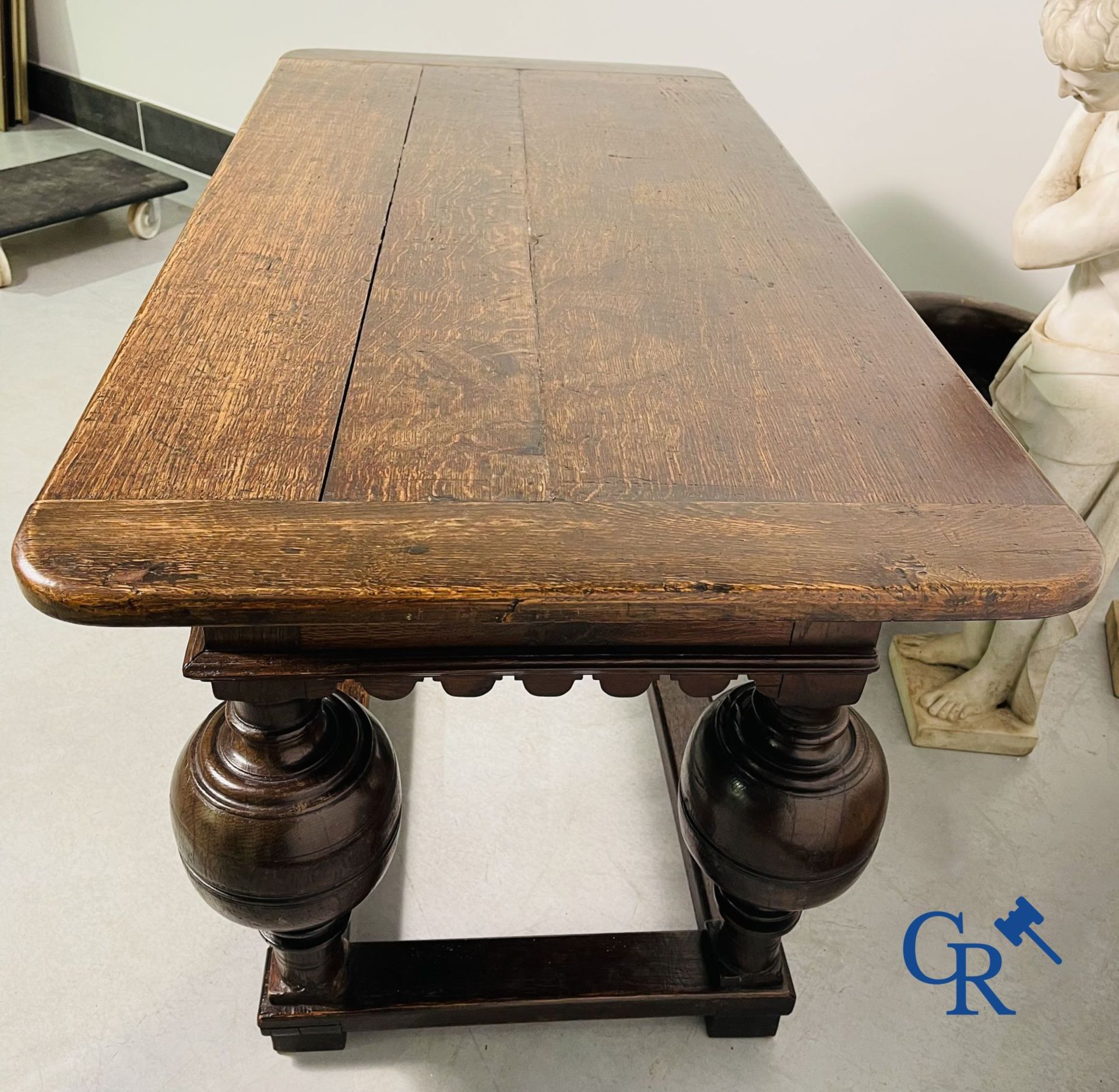 Furniture: An oak table with drawer. 17th - 18th century. - Bild 6 aus 16