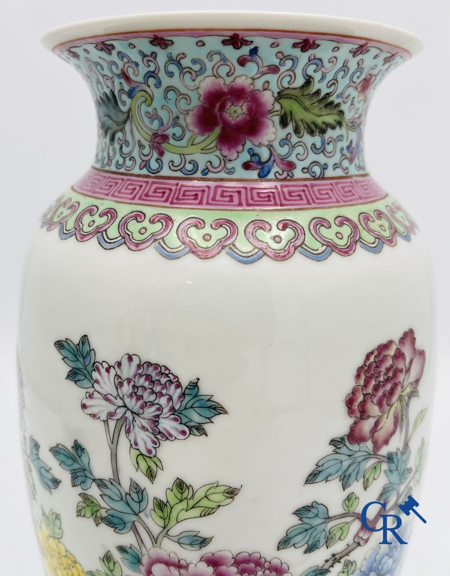 Asian Art: Beautiful lot of Chinese porcelain. - Image 16 of 40