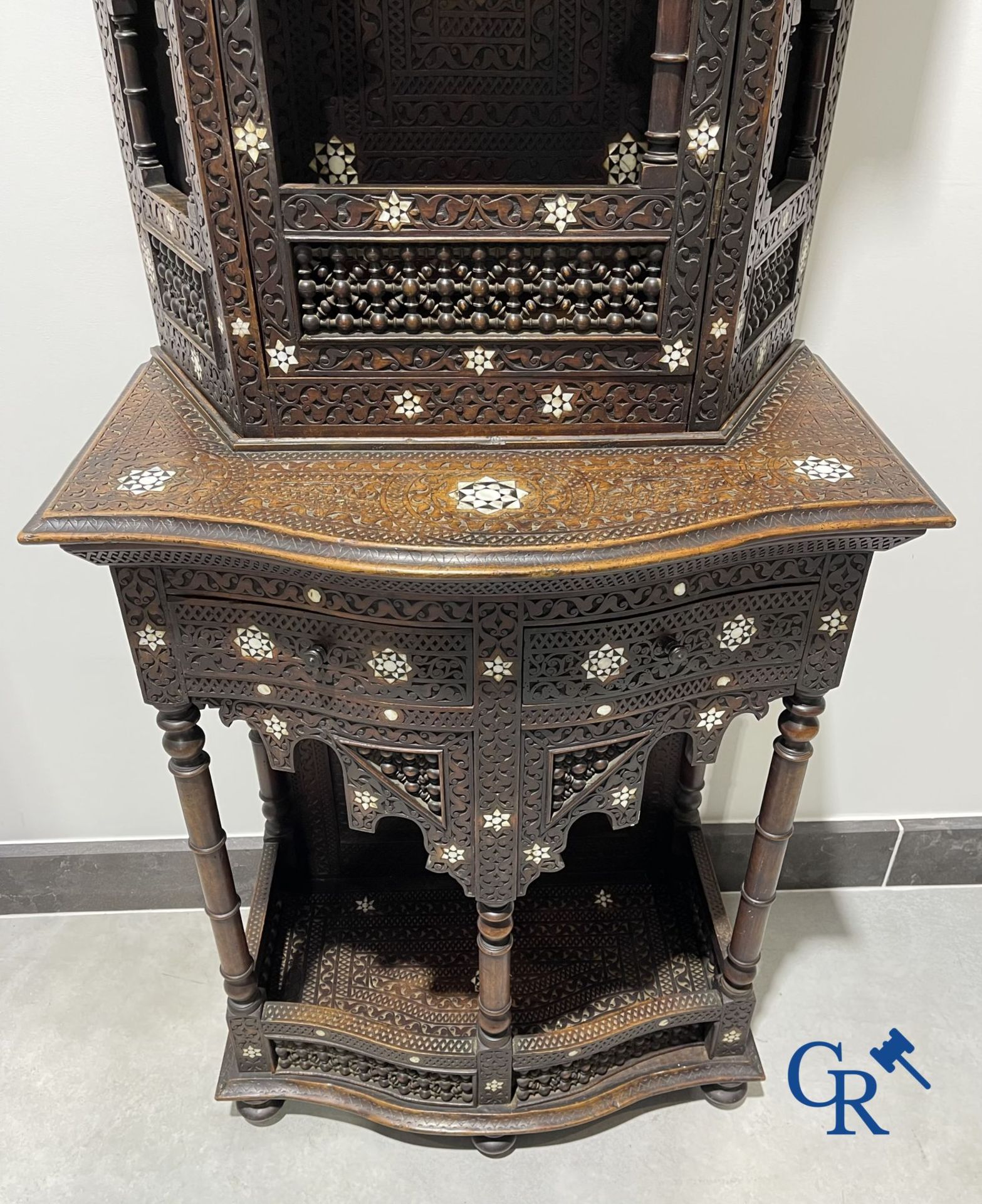 Sculpted furniture with inlays of ebony and mother-of-pearl. Syria, early 19th century. - Image 5 of 22