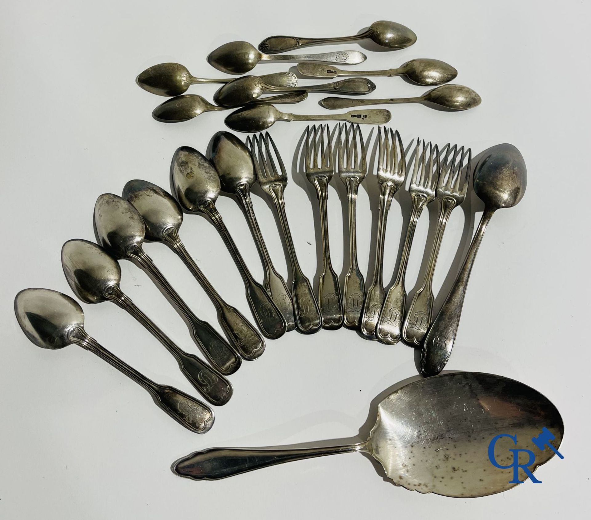 Silver: A lot with silver cutlery, 2 silver crowns and a silver candlestick. - Bild 14 aus 14