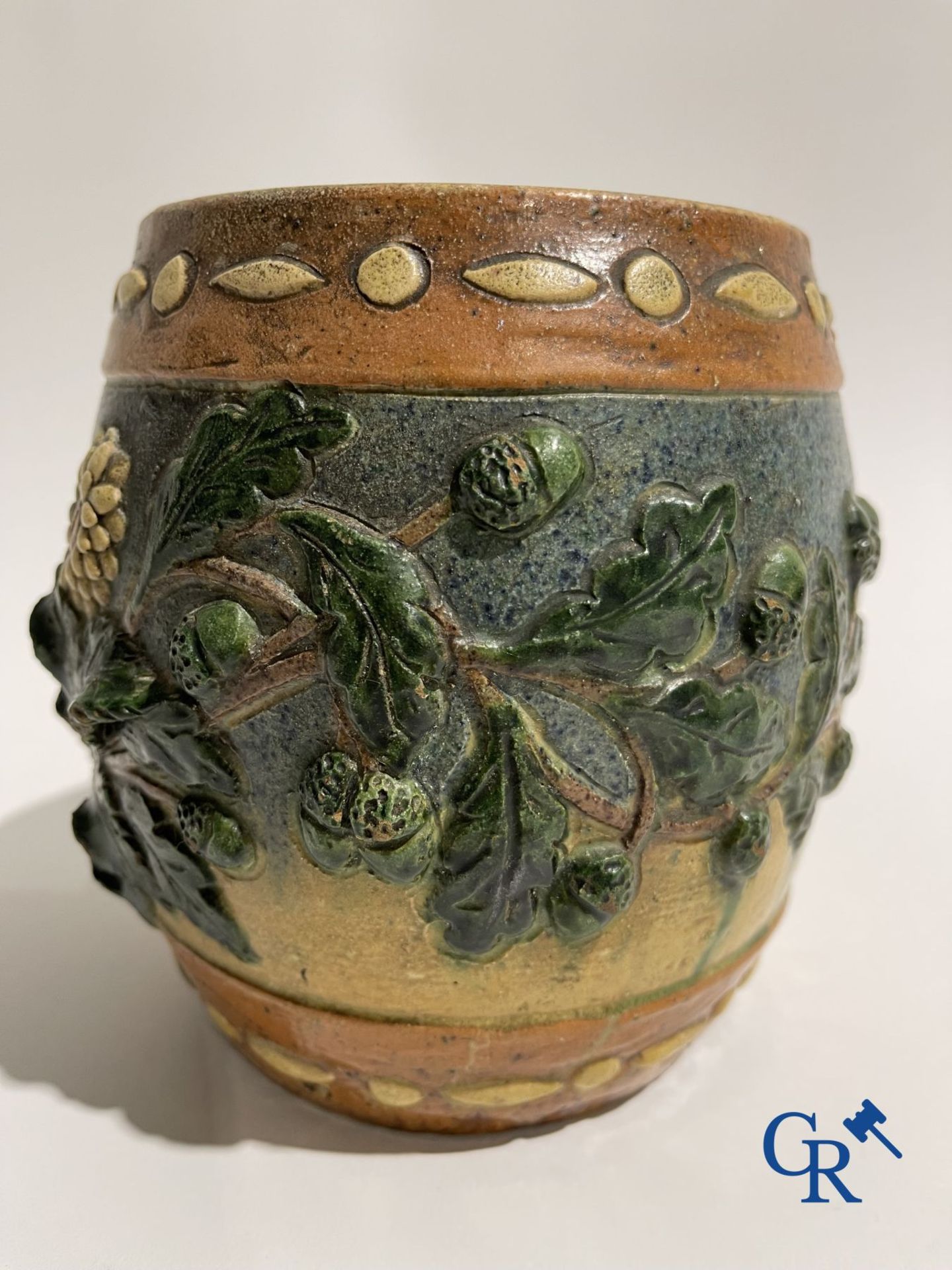 A Torhout tobacco pot Armand Maes-Platteau and a mug in Flemish pottery. - Bild 4 aus 14