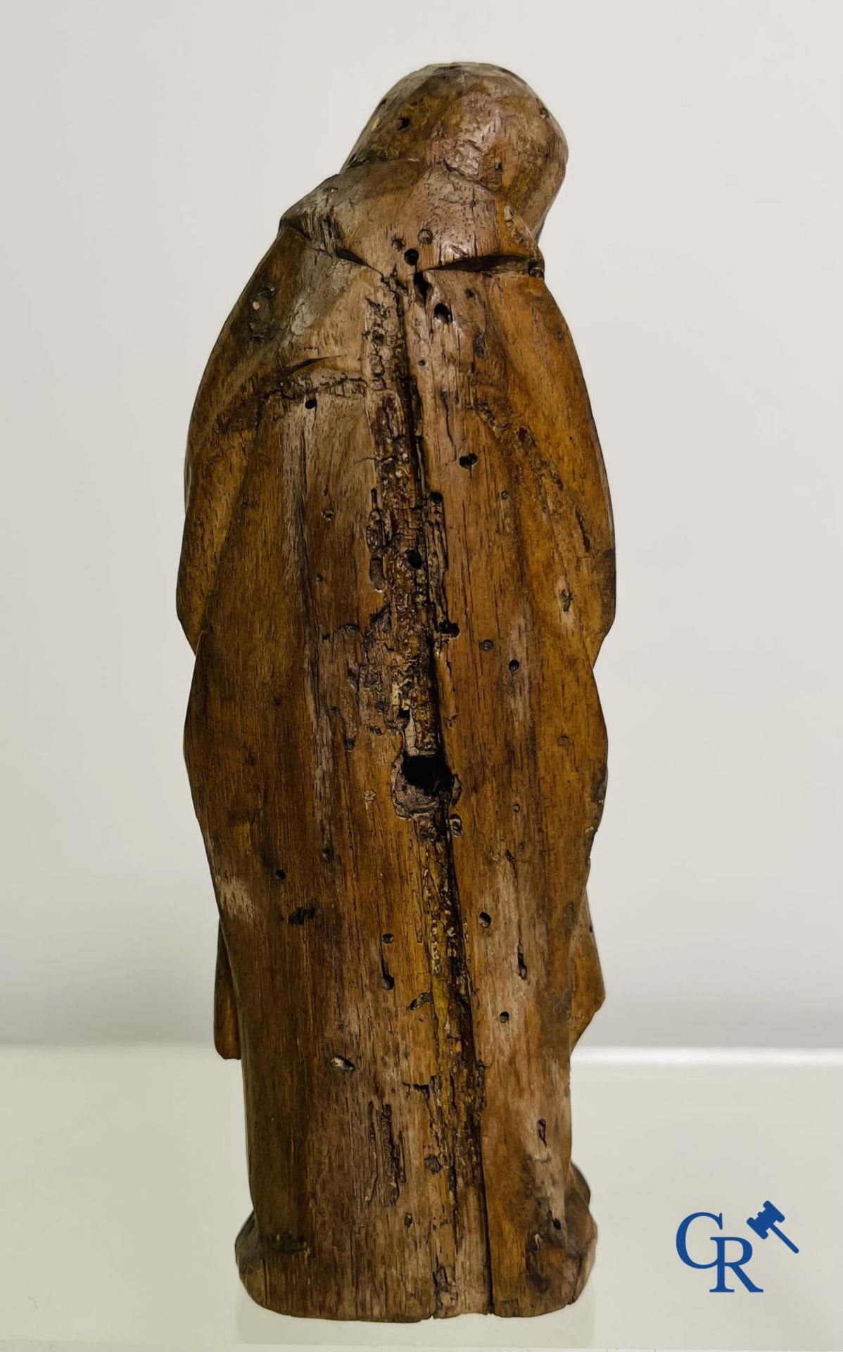 2 religious fragments in palm wood and lime wood. 16th-17th century. - Bild 7 aus 9