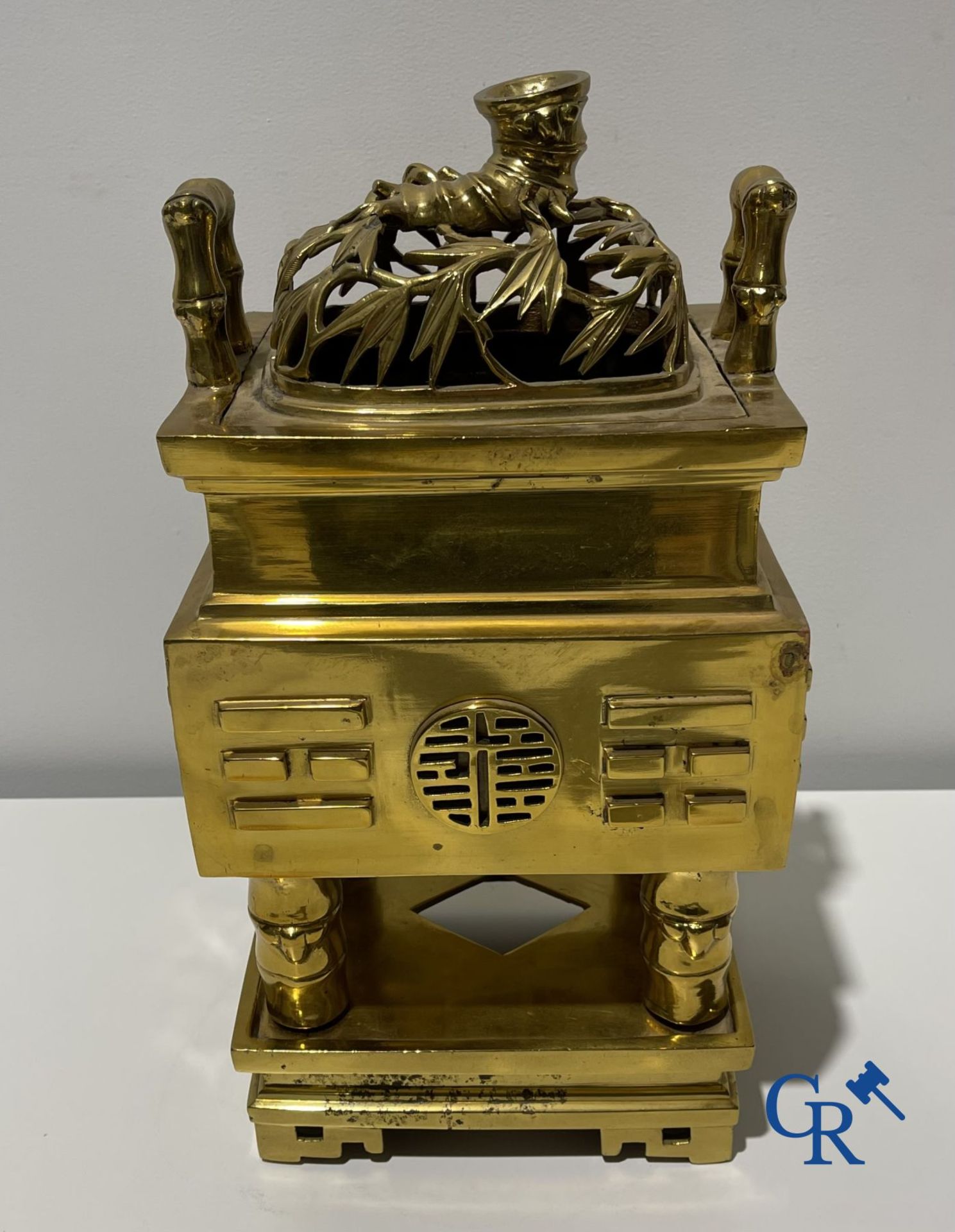 Asian Art: A 19th century Chinese bronze incense burner. Marked. - Bild 4 aus 9