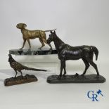 sculpture: 2 hunting bronzes and a horse in metal (cast iron).
