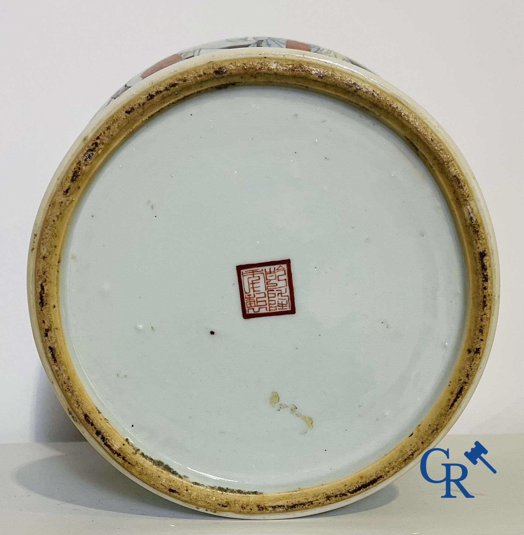Chinese Porcelain: A Chinese famille rose lidded vase depicting Shou Lao. - Image 6 of 21