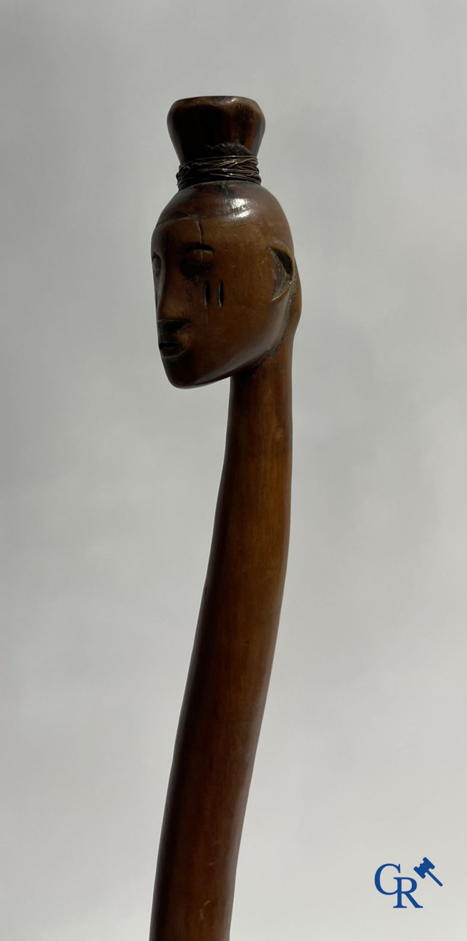 African art: A sculpted wooden staff. - Bild 19 aus 20